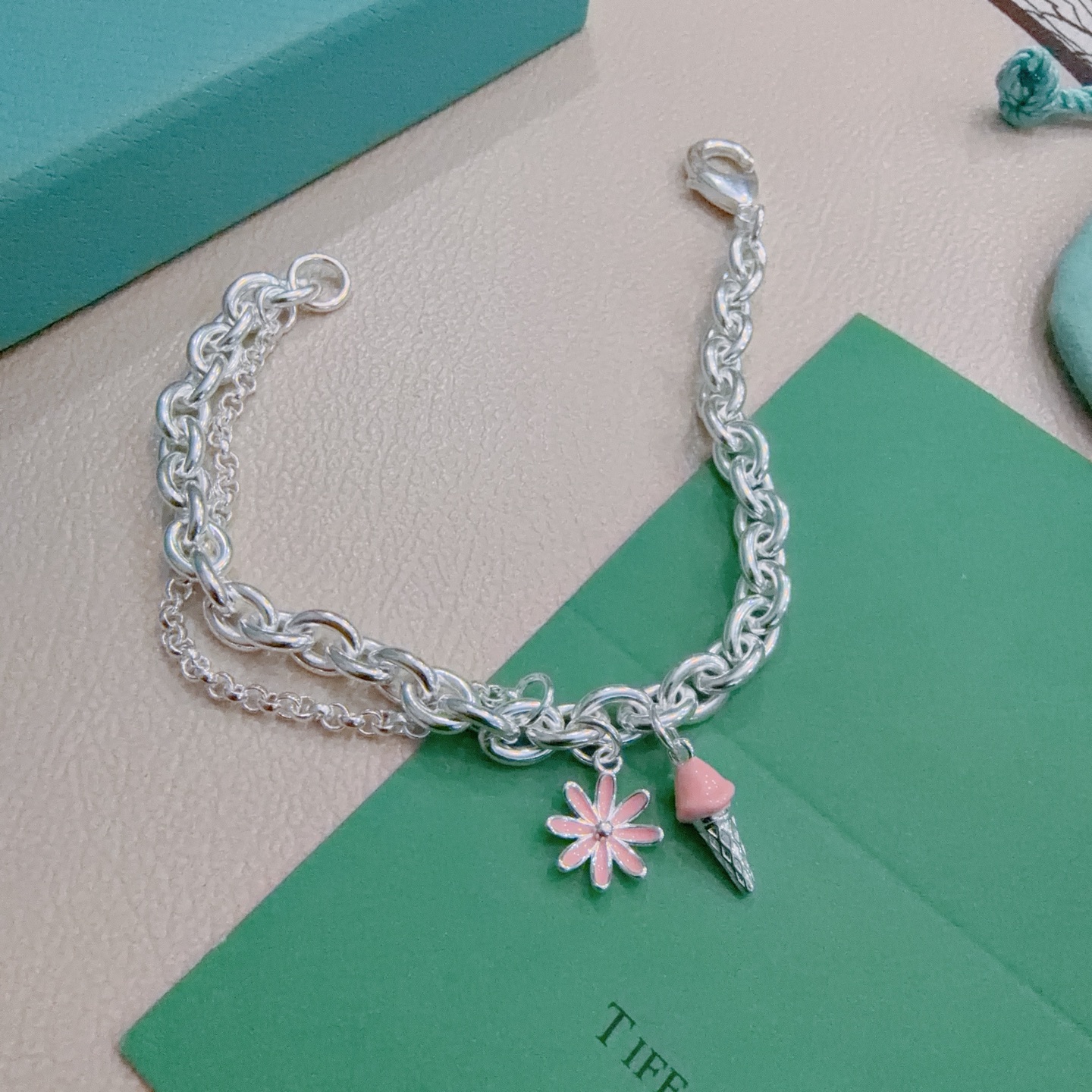 新款蒂芙尼手链TIFFNY&CO. 专柜精工银版本 明星同款 复古做旧风 原版复刻 纯手工打造 ～正品开