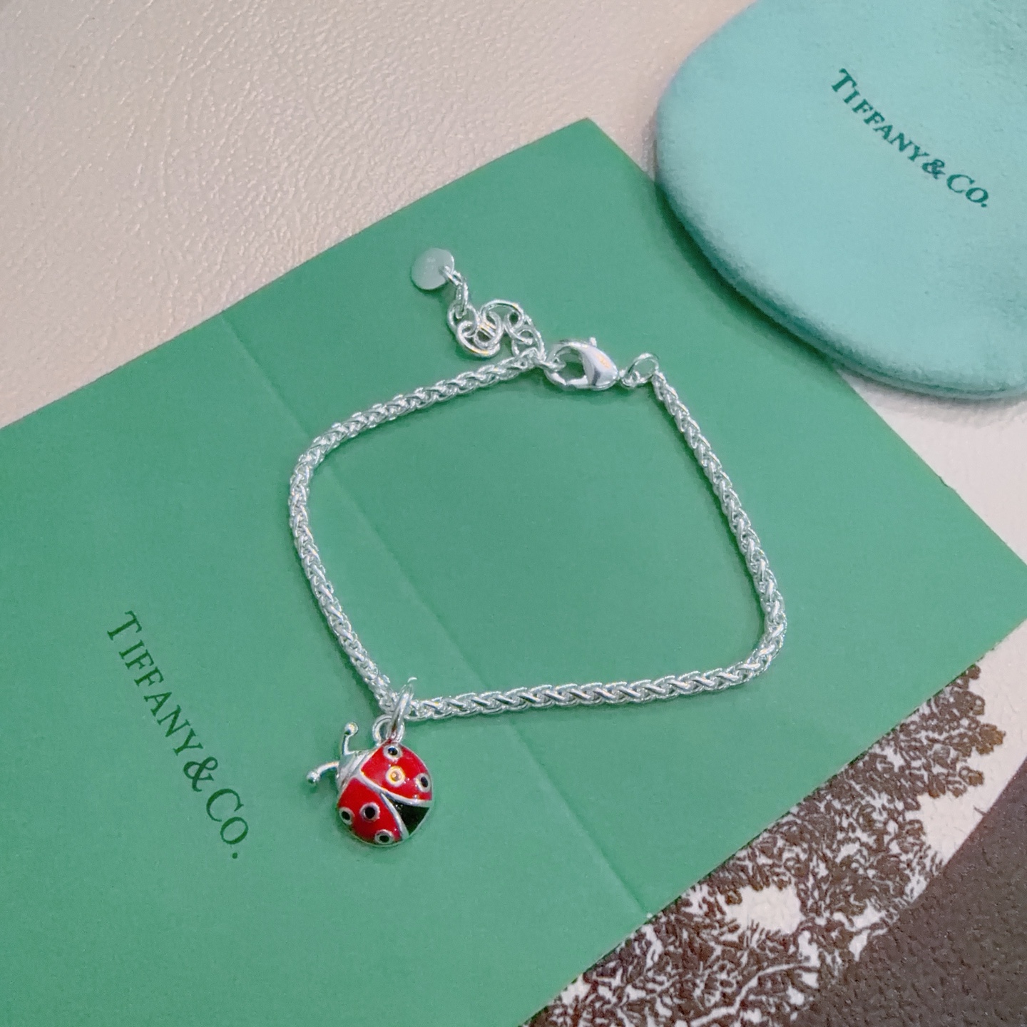 NO:642674,New Tiffany & Co. bracelet TIFFNY&CO. Counter Seiko silver version same as star style Retro old style Original replica Purely handmade ~ Authentic mold opening trend fashion must-have Can be worn by both men and women Same style for couples Rock and punk silver style Trendy and versatile Same style as official website, boutique jewelry, tiffany, bracelet19860909新款蒂芙尼手链TIFFNY&CO. 专柜精工银版本明星同款 复古做旧风 原版复刻 纯手工打造 ～正品开模潮流时尚必备 男女均可佩戴 情侣款同款 摇滚朋克银风格 潮流百搭 官网同款,饰品精品,tiffany,bracelet,Jewelry