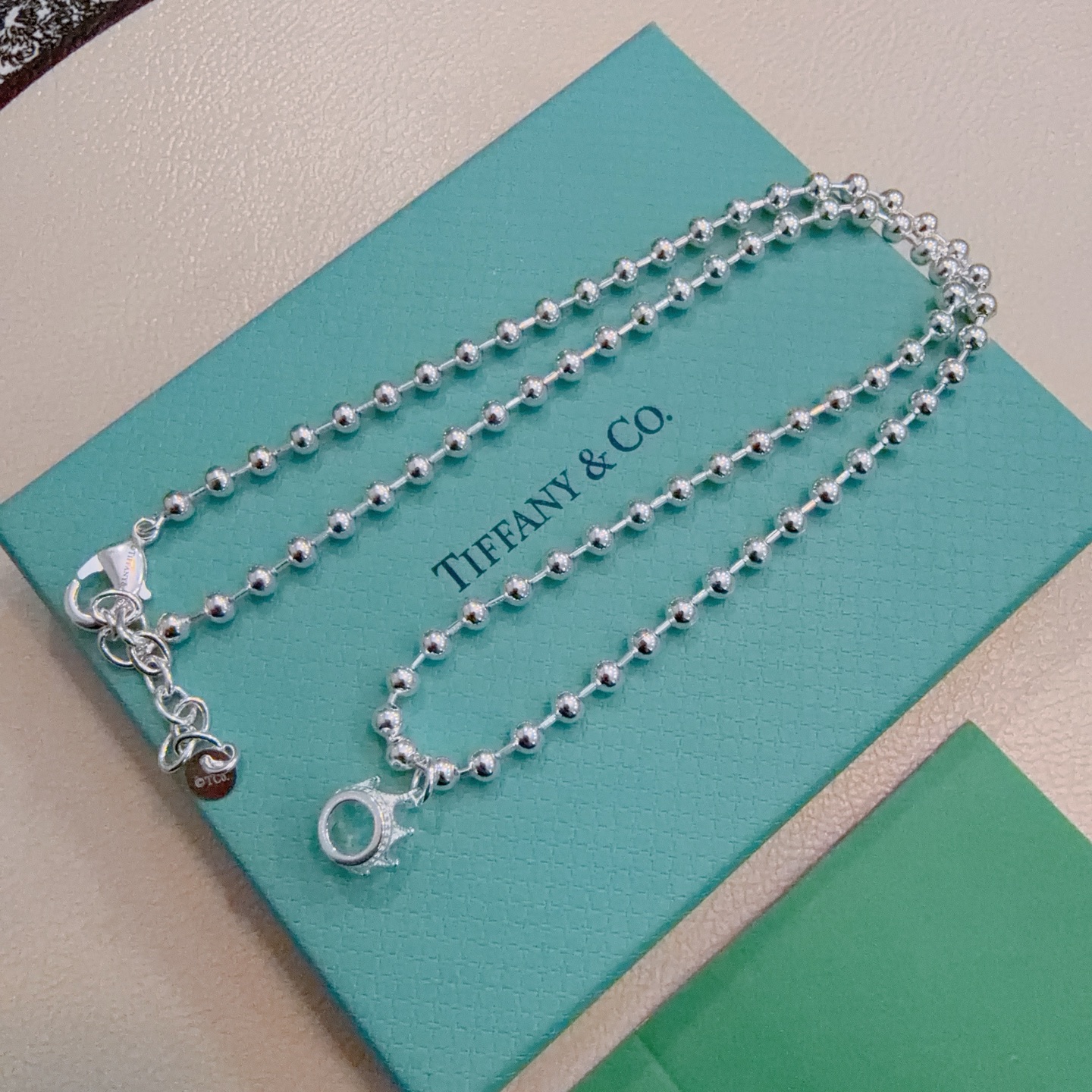 NO:643321,Tiffany necklace TIFFNY&CO. Counter Seiko silver version, the same style as the star, original replica, purely handmade ~ authentic mold opening, trendy and fashionable must-have, can be worn by both men and women, same style for couples, rock punk silver style, trendy and versatile, same style as the official website, boutique jewelry, tiffany, necklace19860909蒂芙尼项链TIFFNY&CO. 专柜精工银版本明星同款 原版复刻 纯手工打造 ～正品开模潮流时尚必备 男女均可佩戴 情侣款同款 摇滚朋克银风格 潮流百搭 官网同款,饰品精品,tiffany,necklace,Jewelry