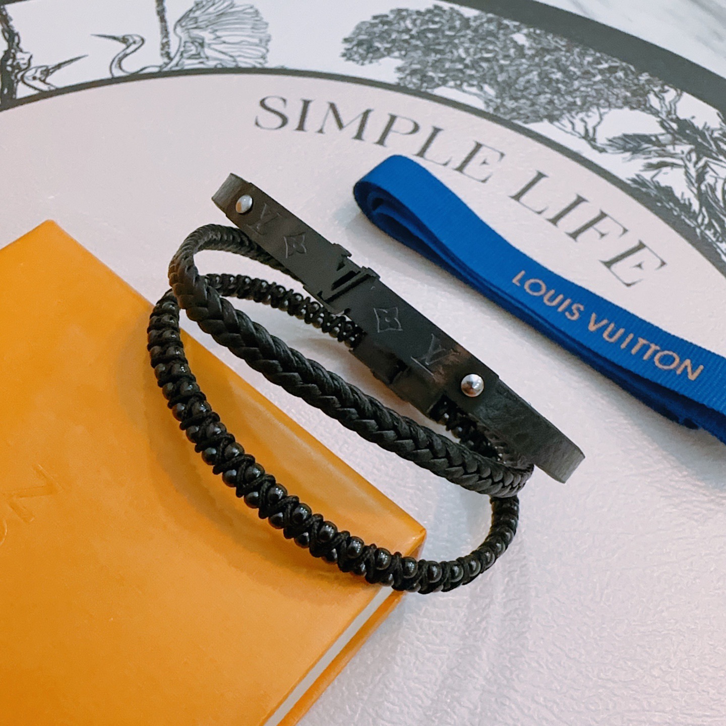 高品质LV路易威登牛皮手绳手链🇷🇼原单货🇷🇼专柜新款开模复古潮流时尚必备 男女均可佩戴 情侣款同款 摇滚