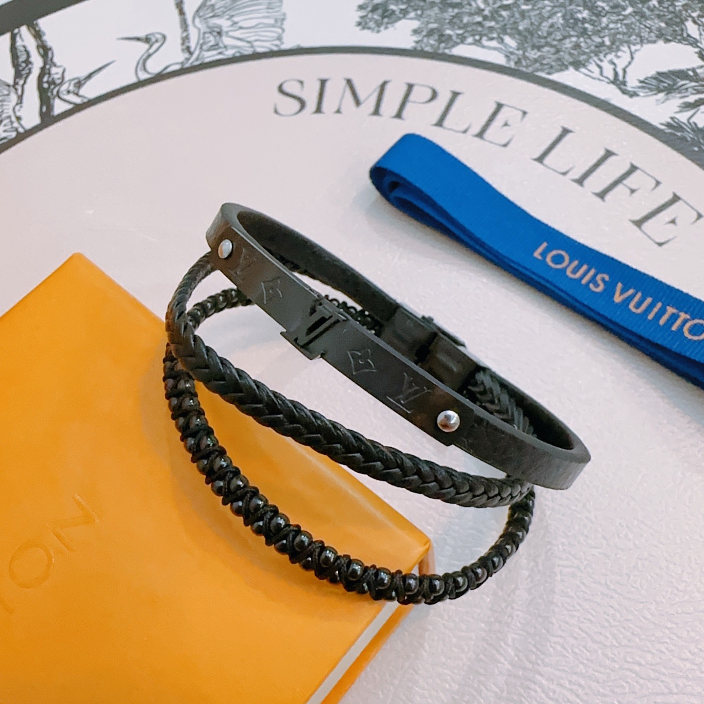 高品质LV路易威登牛皮手绳手链🇷🇼原单货🇷🇼专柜新款开模复古潮流时尚必备 男女均可佩戴 情侣款同款 摇滚