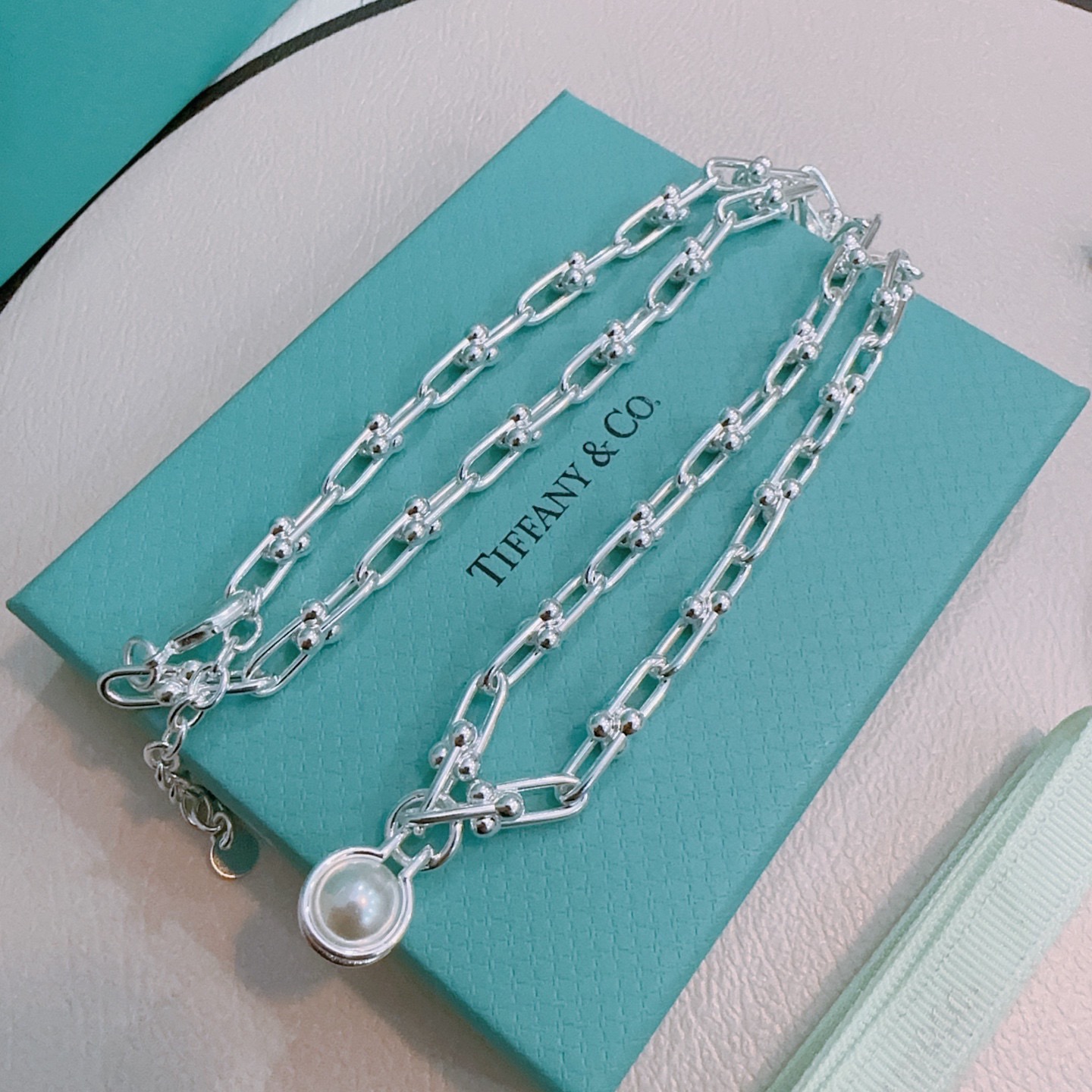 NO:665490,Tiffany & Co. necklace TIFFNY&CO. Counter Seiko silver version, the same style as the star, retro old style, original replica, purely handmade ~ authentic mold opening, trendy and fashionable must-have, can be worn by both men and women, same style for couples, rock punk silver style, trendy and versatile, same style as the official website, boutique jewelry, tiffany, necklace19860909蒂芙尼项链TIFFNY&CO. 专柜精工银版本明星同款 复古做旧风 原版复刻 纯手工打造 ～正品开模潮流时尚必备 男女均可佩戴 情侣款同款 摇滚朋克银风格 潮流百搭 官网同款,饰品精品,tiffany,necklace,Jewelry