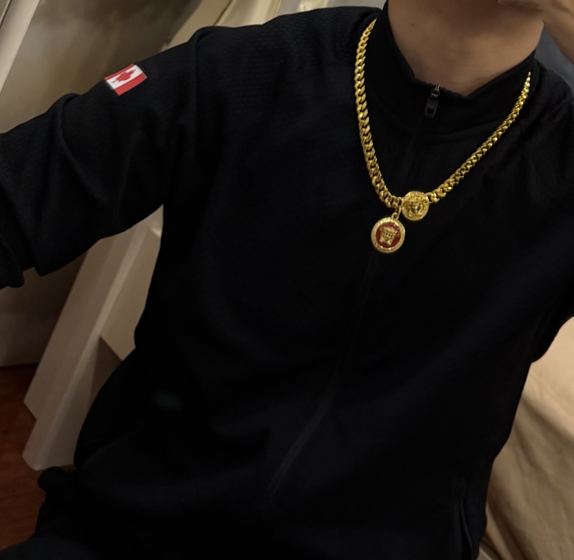 高品质范思哲项链美杜莎头像原单货专柜新款开模复古潮流时尚必备 男女均可佩戴 情侣款同款 摇滚朋克泰银风格