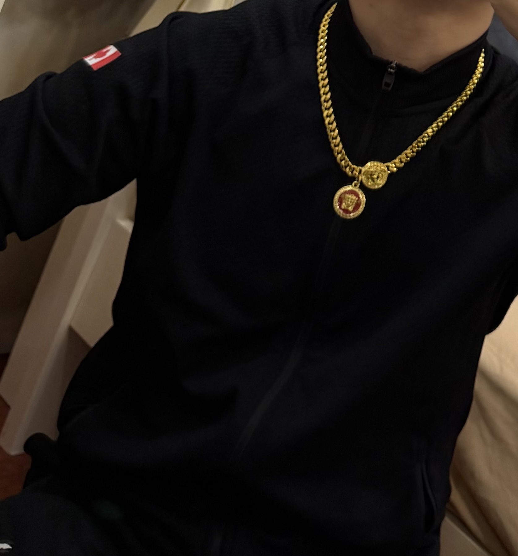 高品质范思哲项链美杜莎头像原单货专柜新款开模复古潮流时尚必备 男女均可佩戴 情侣款同款 摇滚朋克泰银风格