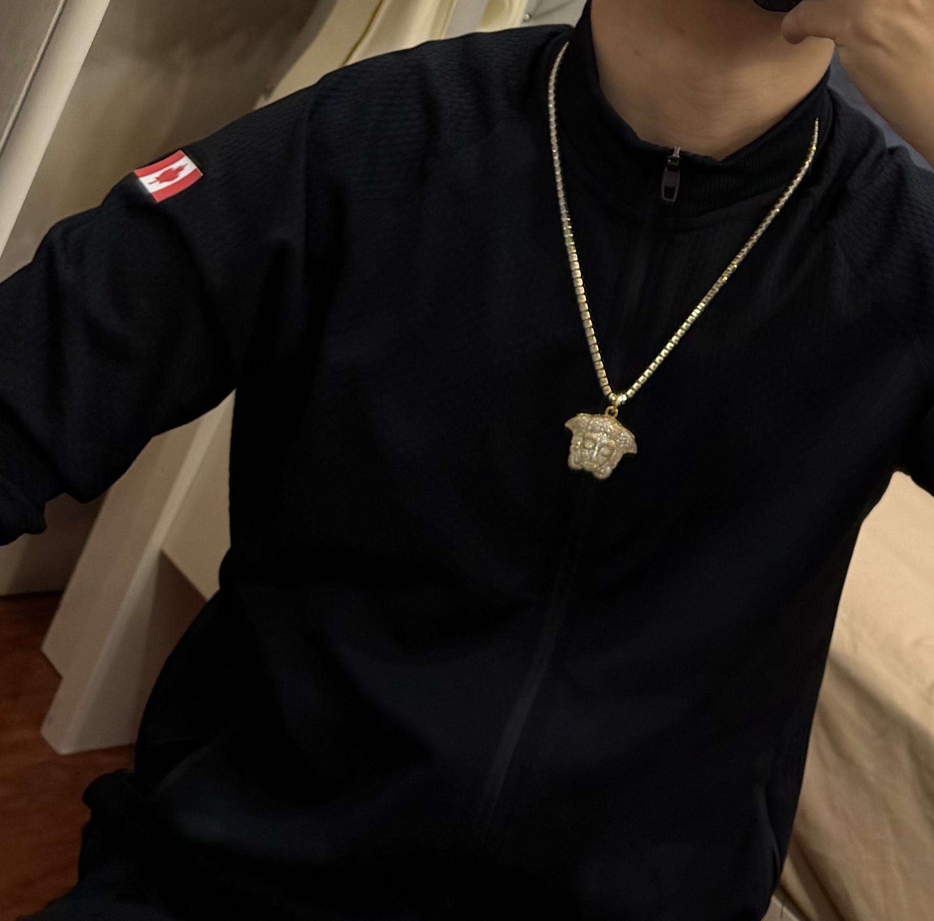 高品质范思哲项链美杜莎头像原单货专柜新款开模复古潮流时尚必备 男女均可佩戴 情侣款同款 摇滚朋克泰银风格