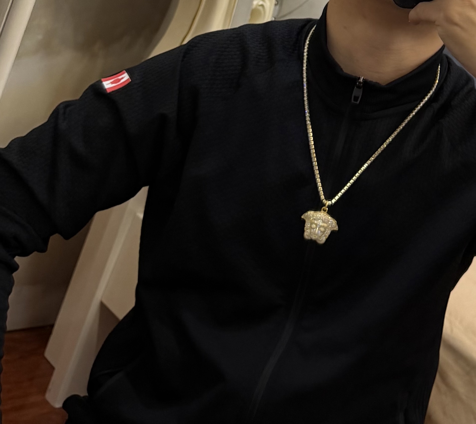 高品质范思哲项链美杜莎头像原单货专柜新款开模复古潮流时尚必备 男女均可佩戴 情侣款同款 摇滚朋克泰银风格