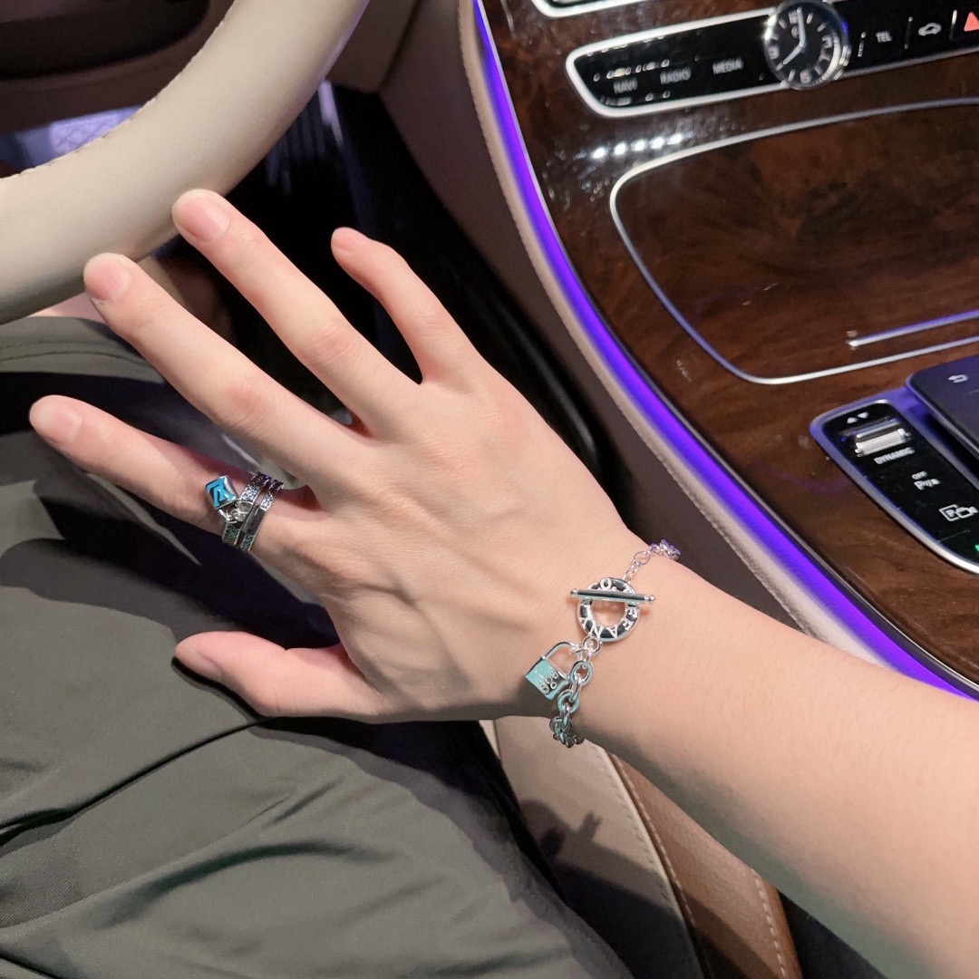 蒂芙尼🩵 TIFFNY&CO. 专柜精工银版本手链 明星同款 复古做旧风 原版复刻 纯手工打造 ～正品开