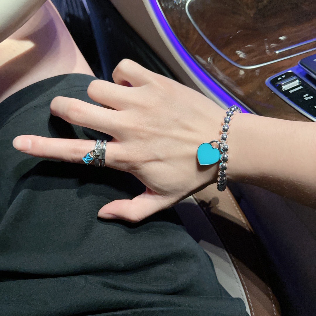 蒂芙尼手链🩵 TIFFNY&CO. 专柜精工银版本手链 明星同款 复古做旧风 原版复刻 纯手工打造 ～正