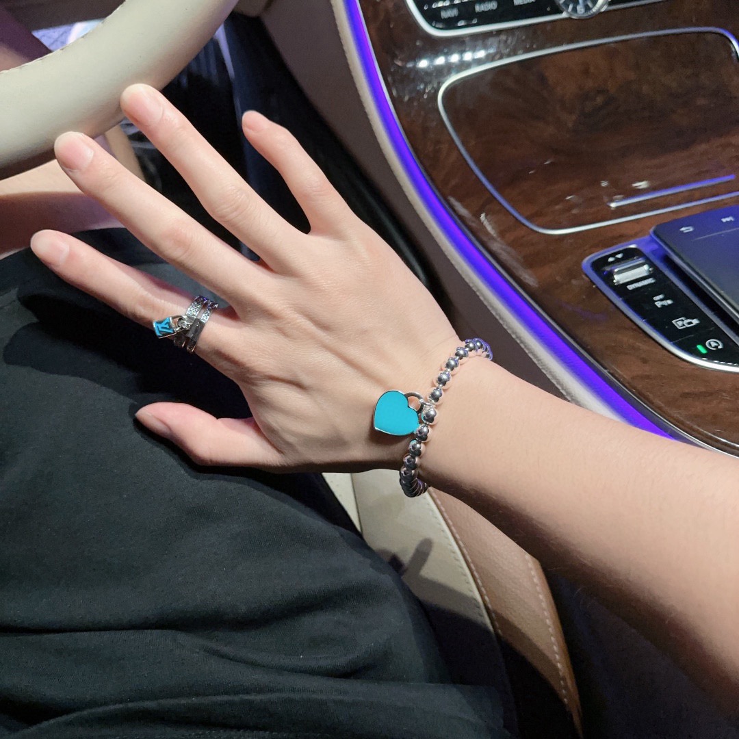 蒂芙尼手链🩵 TIFFNY&CO. 专柜精工银版本手链 明星同款 复古做旧风 原版复刻 纯手工打造 ～正