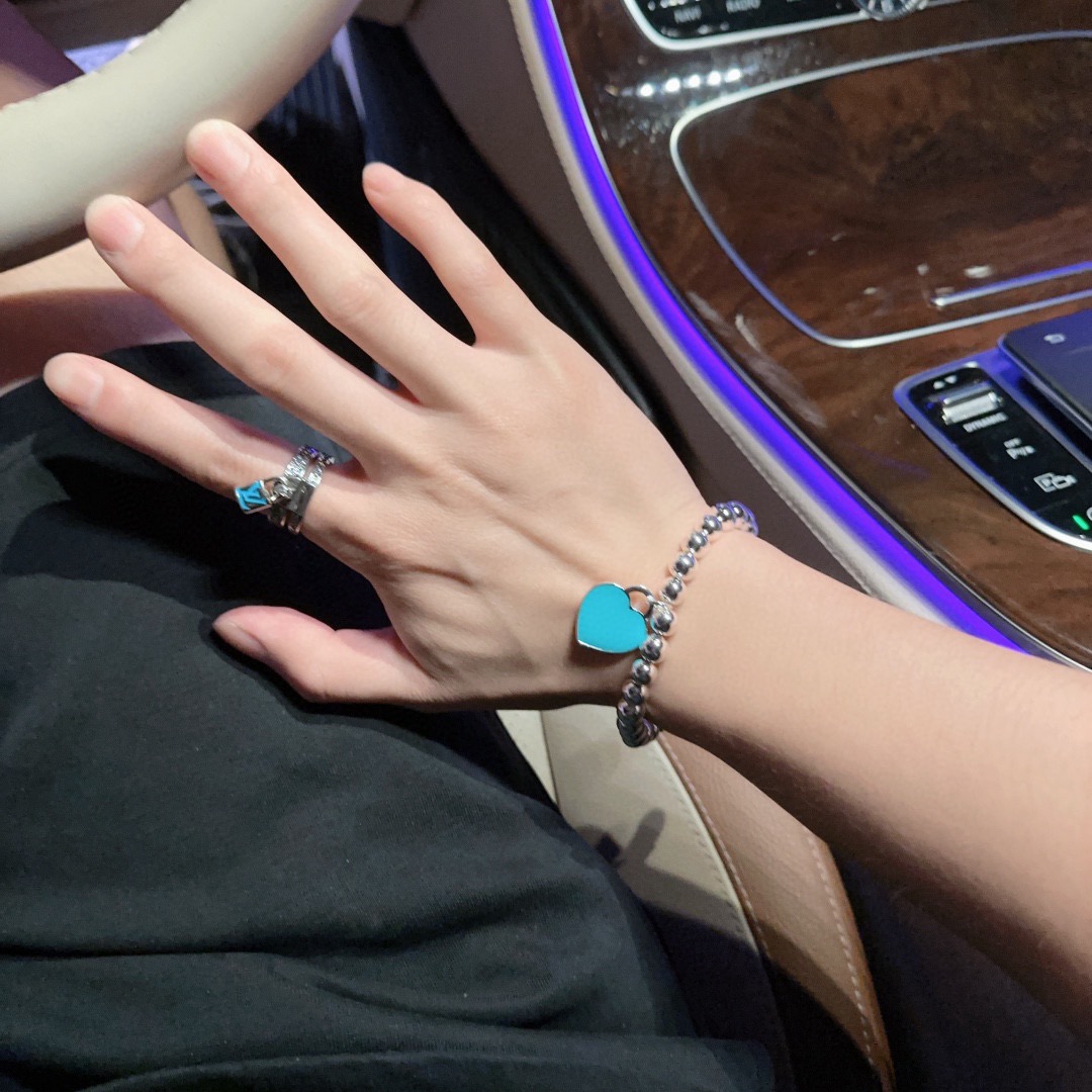 蒂芙尼手链🩵 TIFFNY&CO. 专柜精工银版本手链 明星同款 复古做旧风 原版复刻 纯手工打造 ～正