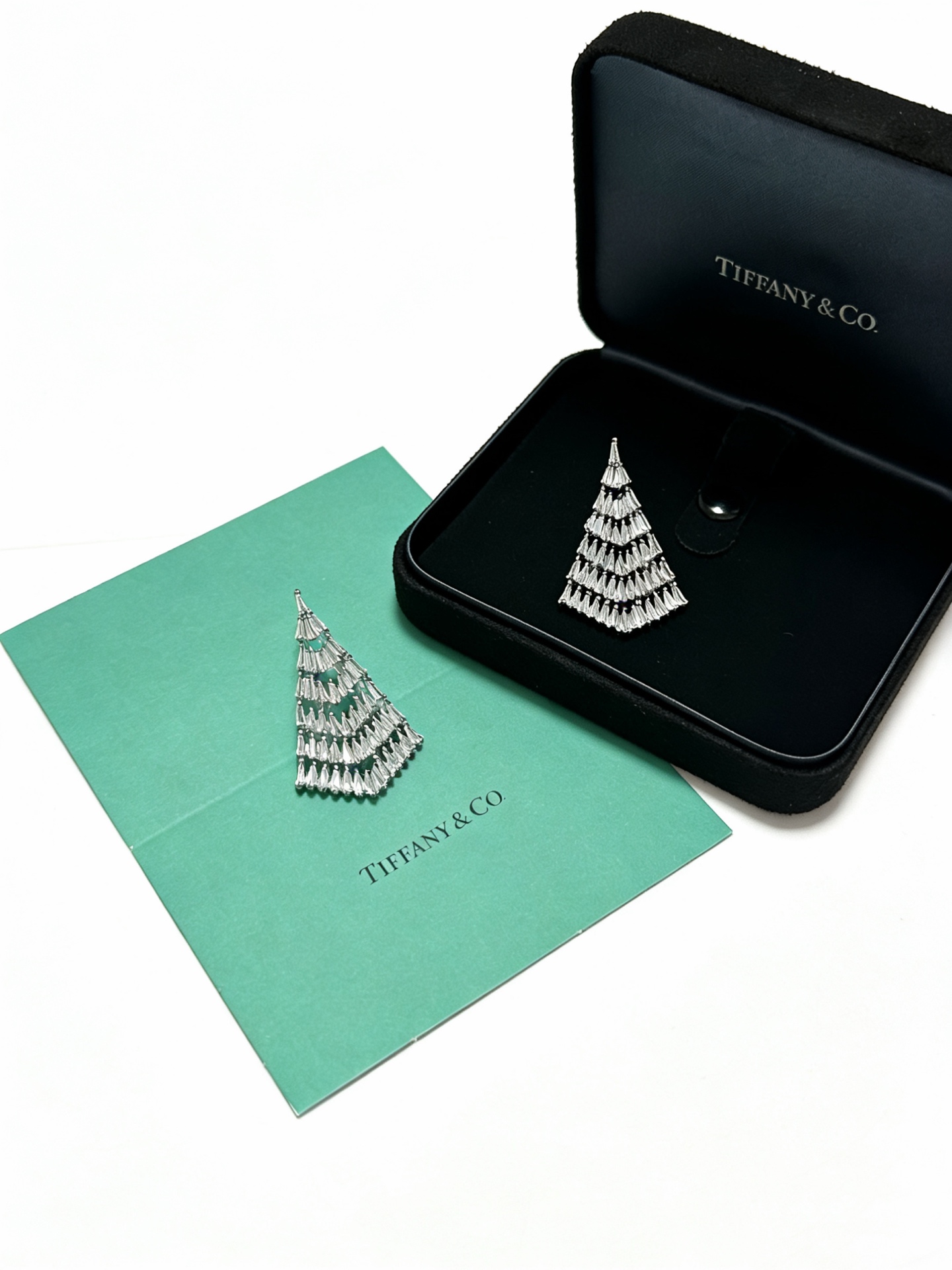 💰120 独家订制 ✨Tiff 蒂芙尼耳环纪念款  花絮 马眼 耳钉💘采用高碳钻 💎 顶级亚金材质镶嵌 铂金镶钻设计 ‼️绝对精工细造   优雅 大方💘💘💘耳环