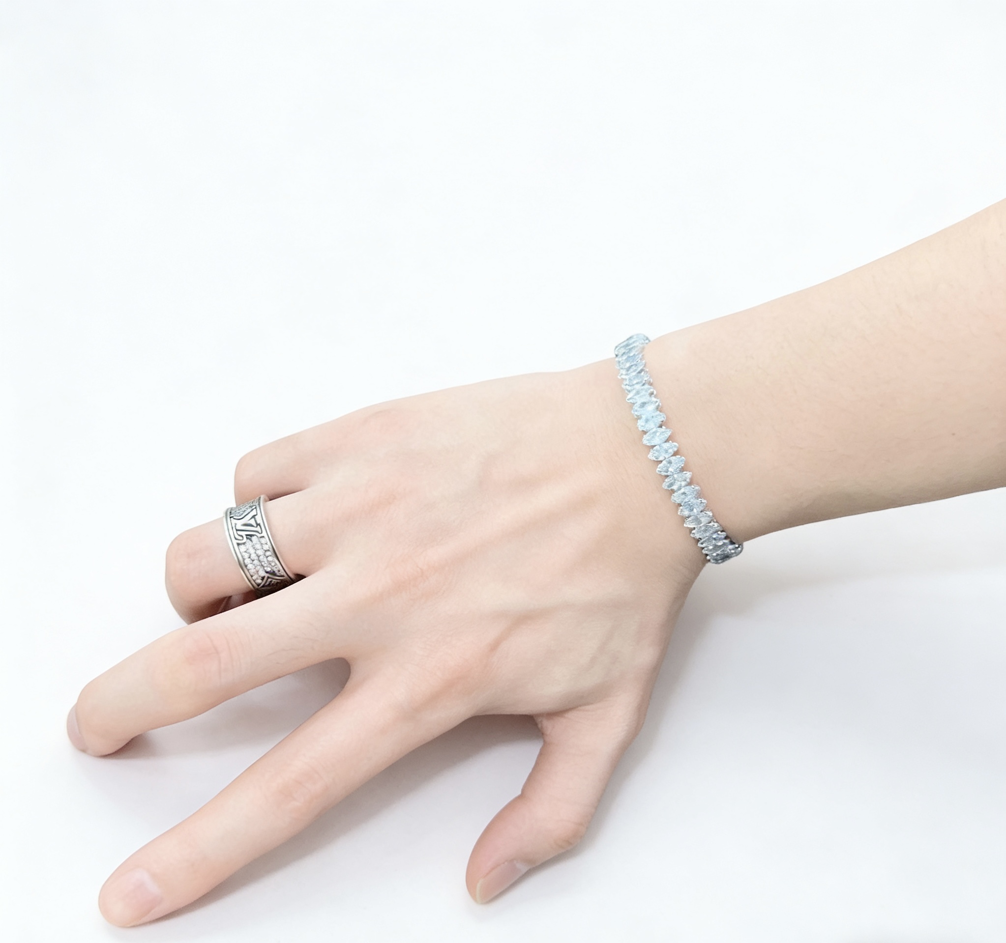 独家订制 ✨Tiff 蒂芙尼手链纪念款 花絮 马眼 手链 💘采用高碳钻 💎 顶级亚金材质镶嵌 铂金镶钻设