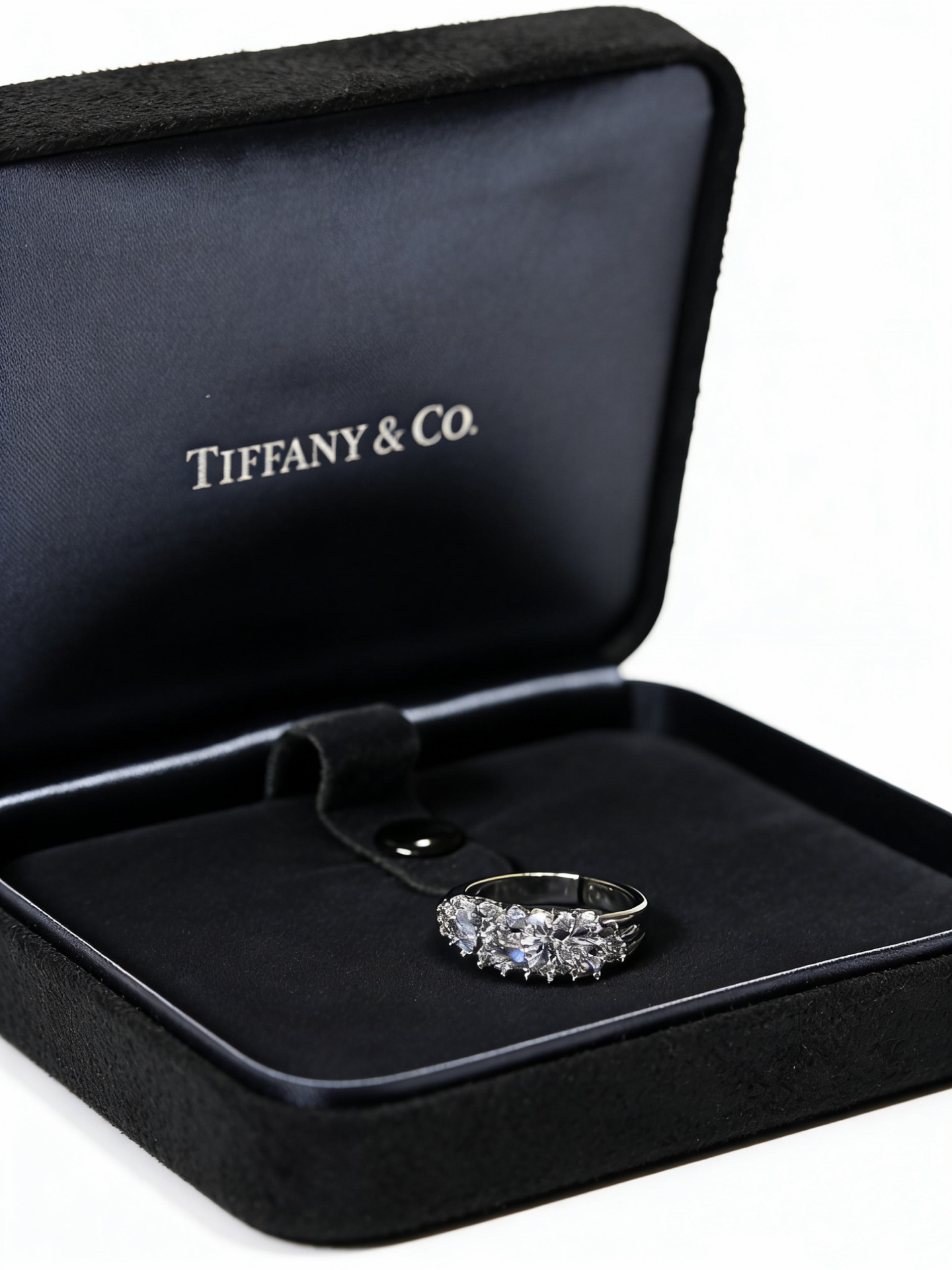 Tiffany 蒂芙尼戒指 ✨简约大气百搭 潮流单品 全新升级版 开口戒指(可调节)💓V金镀铂金层 清晰字印 非常不错的款式推荐👍这款 搭 6