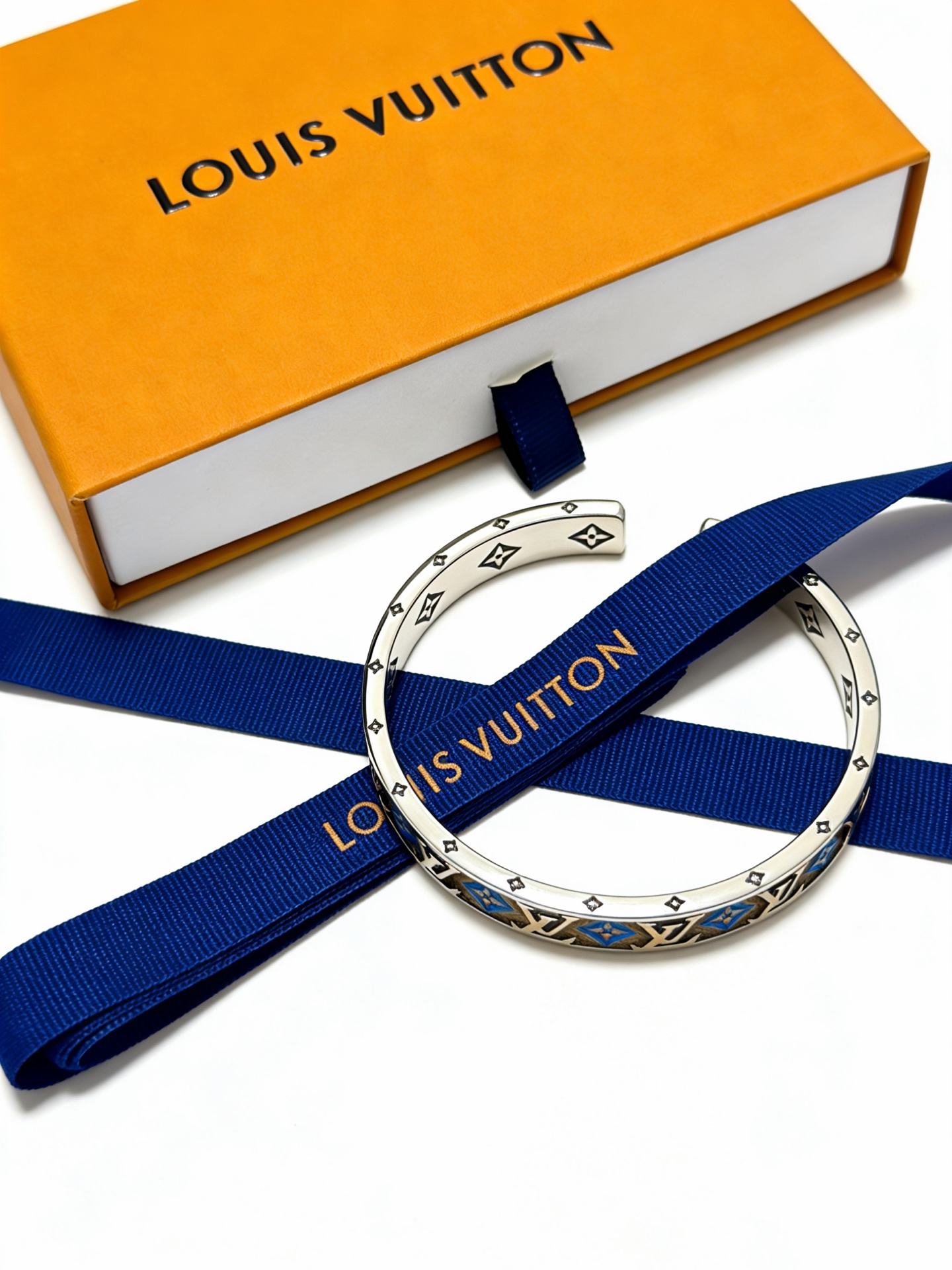Louis Vuitton Haute Joaillerie Fine Jewelry Earrings Necklace Ring Ref 5