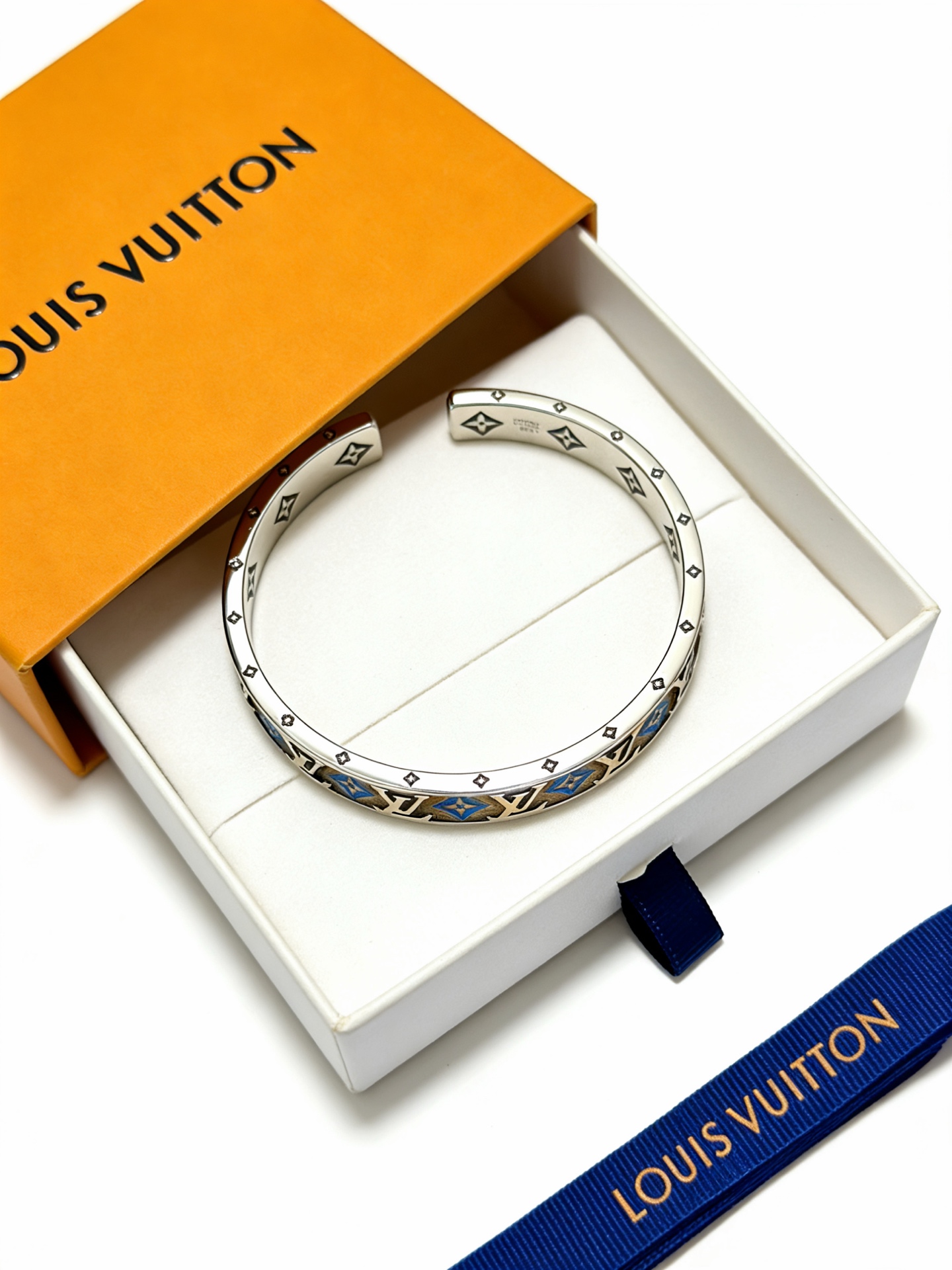 Louis Vuitton Haute Joaillerie Fine Jewelry Earrings Necklace Ring Ref 3