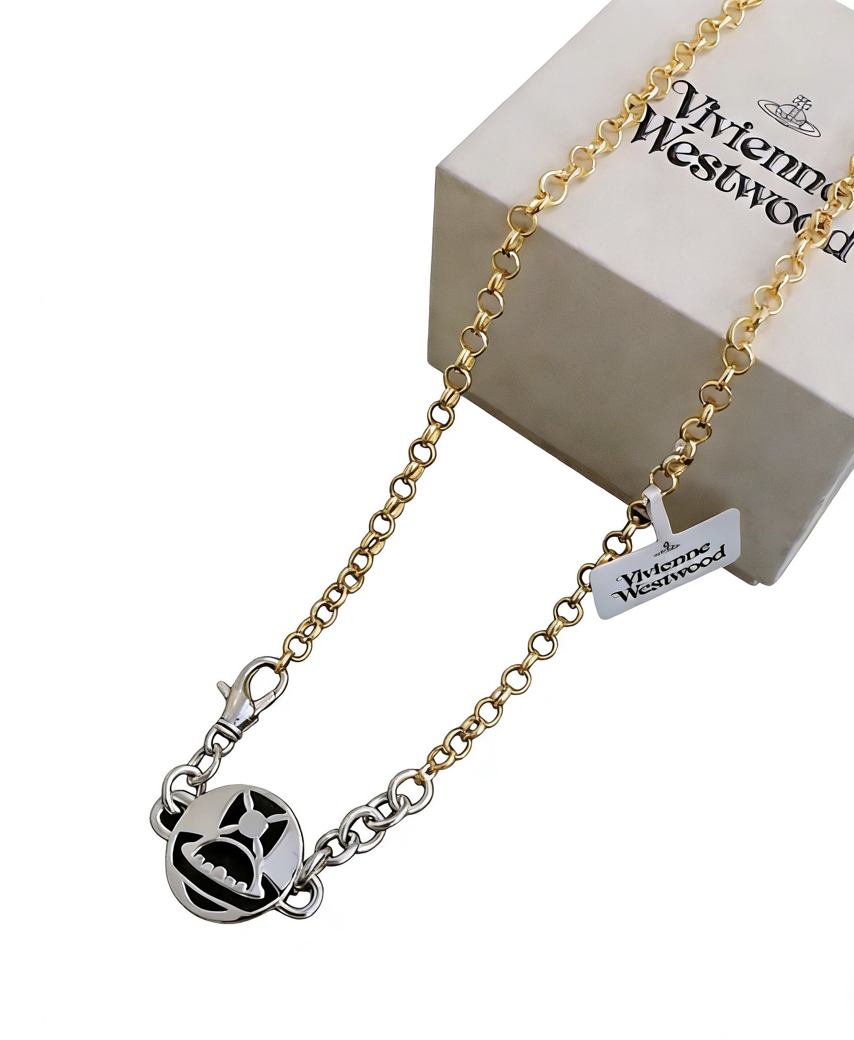 Vivienne Westwood 𝐕𝐢𝐯𝐢𝐞𝐧𝐧𝐞 𝐖𝐞𝐬𝐭𝐰𝐨𝐨𝐝