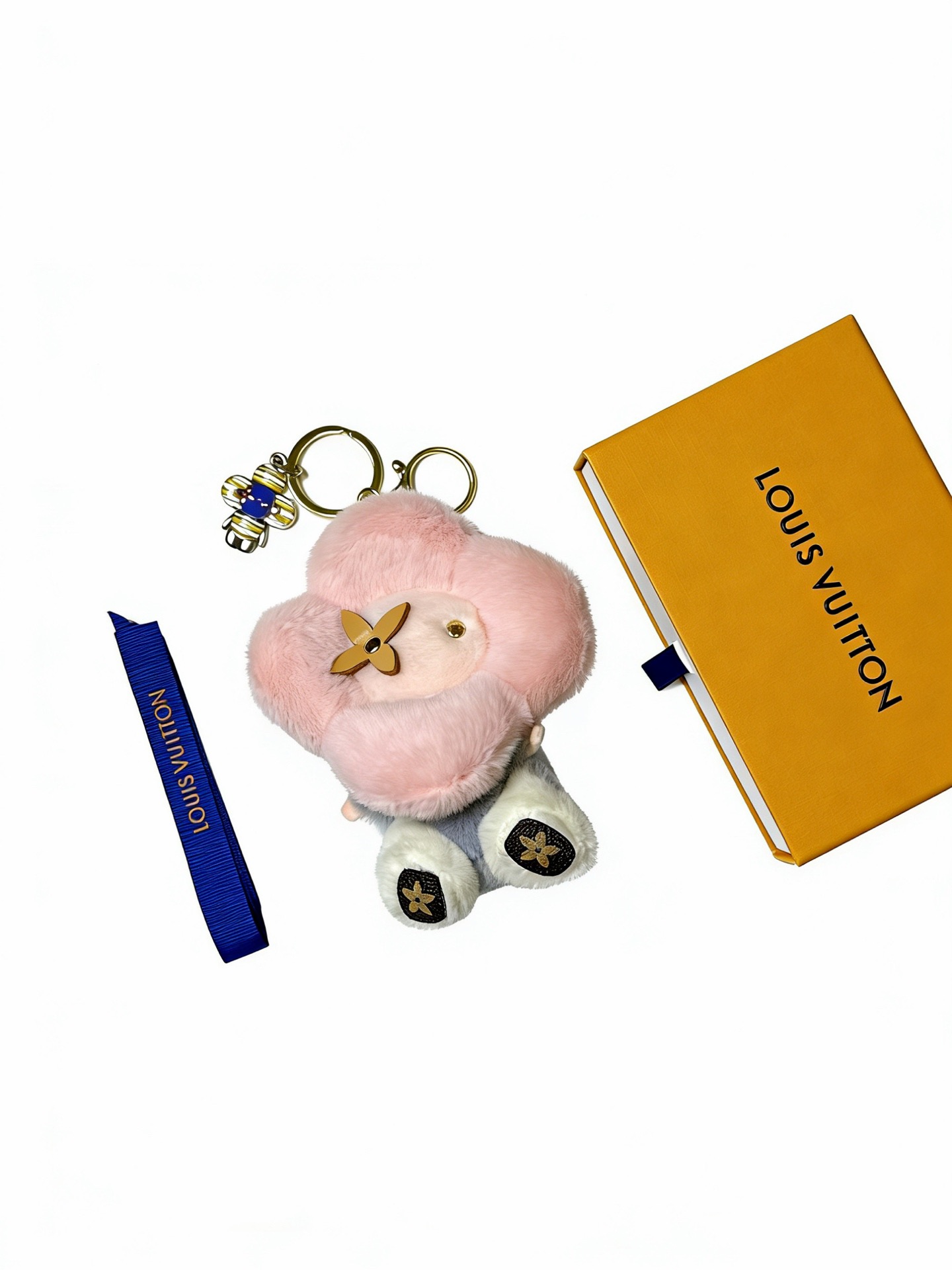 ❤️130包邮/原单代购级别
新品发布LV钥匙扣 lv包包扣 最新款包包挂饰档次更高明星同款Anger Forest系列经典款联名设计理念钥匙扣系列
细节对版做旧处理 非市面亮面版型 
这款一直在出 lv里面热卖款 非常好搭配潮流背包👔🥿