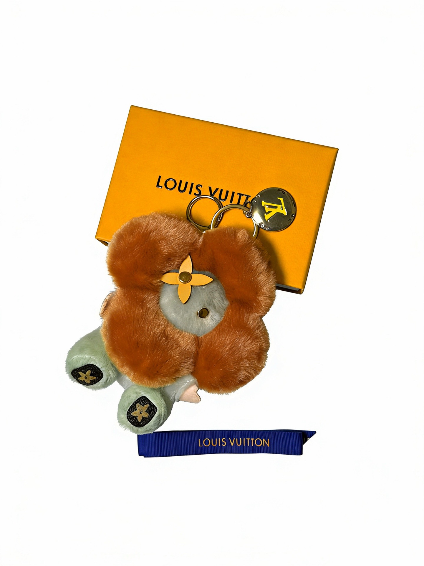 ❤️130包邮/原单代购级别
新品发布LV钥匙扣 lv包包扣 最新款包包挂饰档次更高明星同款Anger Forest系列经典款联名设计理念钥匙扣系列
细节对版做旧处理 非市面亮面版型 
这款一直在出 lv里面热卖款 非常好搭配潮流背包👔🥿