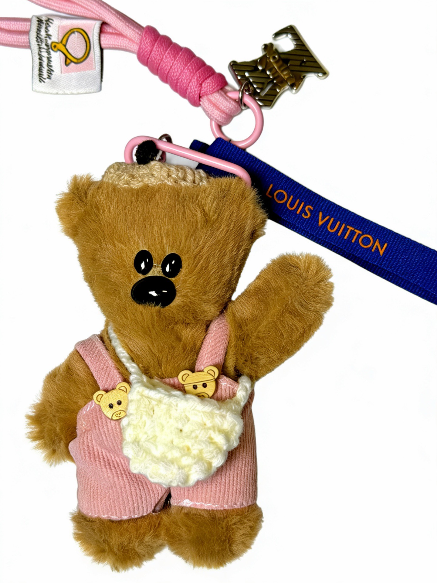 ❤️130包邮/原单代购级别
新品发布LV钥匙扣 lv包包扣 最新款包包挂饰档次更高明星同款Anger Forest系列经典款联名设计理念钥匙扣系列
细节对版做旧处理 非市面亮面版型 
这款一直在出 lv里面热卖款 非常好搭配潮流背包👔🥿