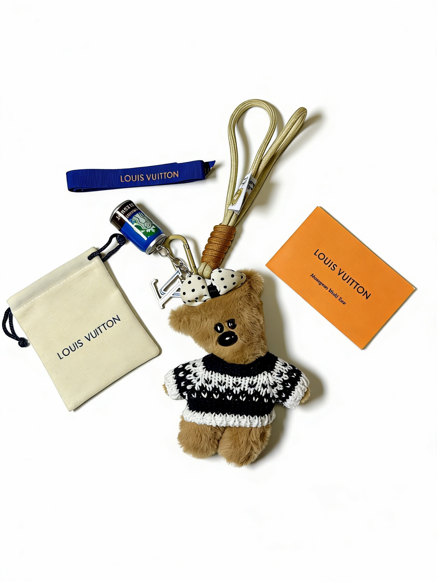 ❤️130包邮/原单代购级别
新品发布LV钥匙扣 lv包包扣 最新款包包挂饰档次更高明星同款Anger Forest系列经典款联名设计理念钥匙扣系列
细节对版做旧处理 非市面亮面版型 
这款一直在出 lv里面热卖款 非常好搭配潮流背包👔🥿