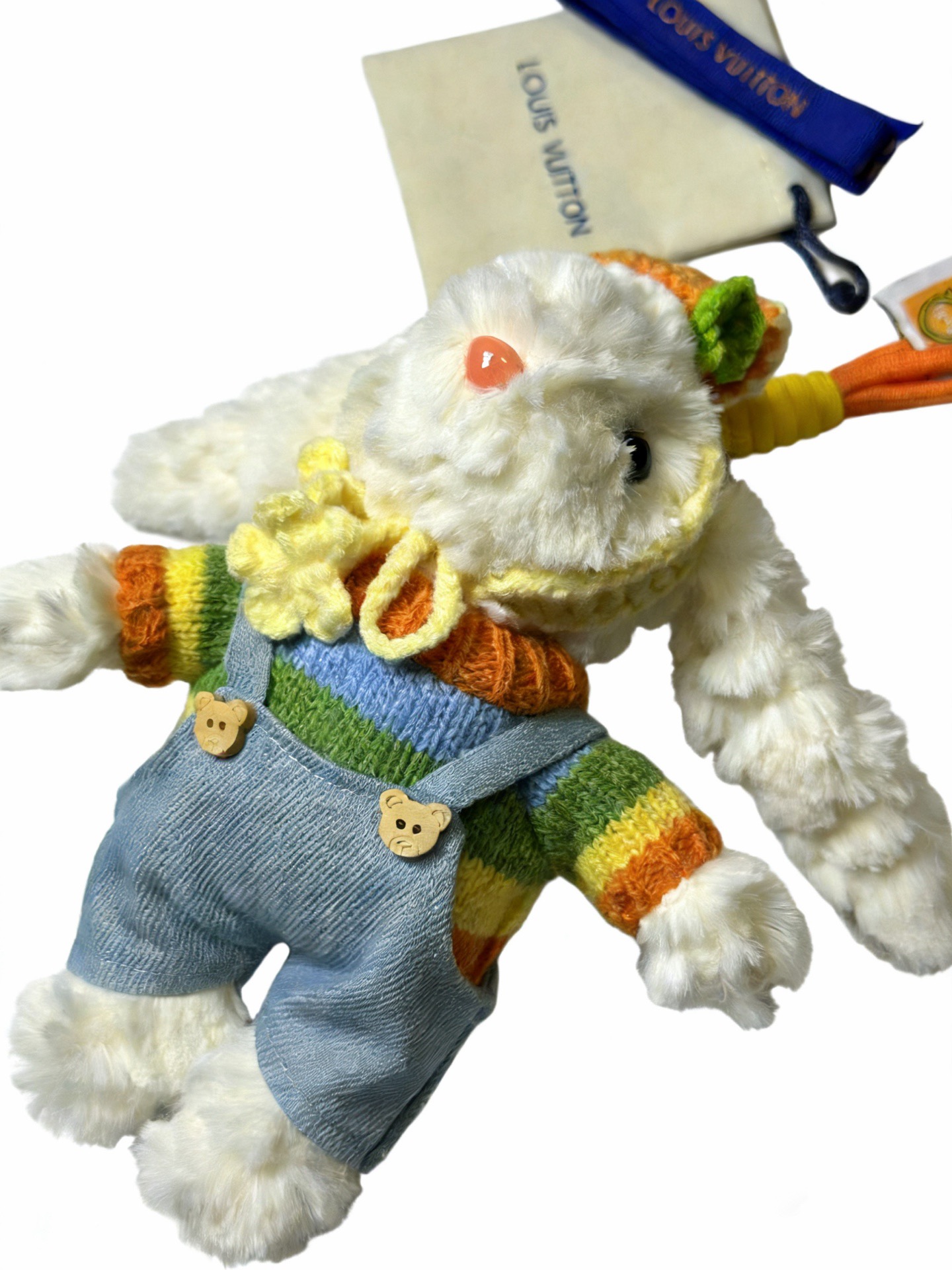 ❤️135包邮/原单代购级别
新品发布LV钥匙扣 lv包包扣 最新款包包挂饰档次更高明星同款Anger Forest系列经典款联名设计理念钥匙扣系列
细节对版做旧处理 非市面亮面版型 
这款一直在出 lv里面热卖款 非常好搭配潮流背包👔🥿