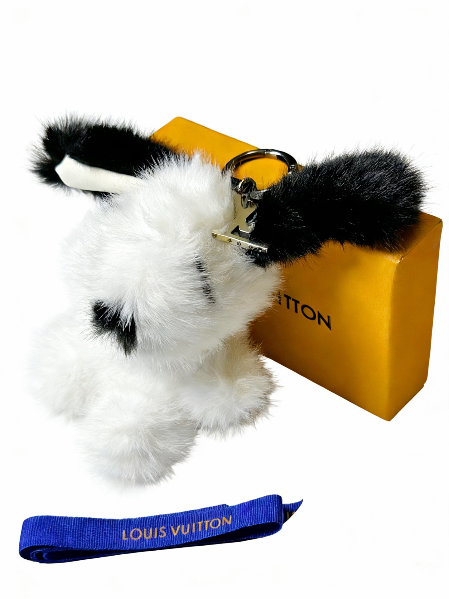 ❤️130包邮/原单代购级别
新品发布LV钥匙扣 lv包包扣 最新款包包挂饰档次更高明星同款Anger Forest系列经典款联名设计理念钥匙扣系列
细节对版做旧处理 非市面亮面版型 
这款一直在出 lv里面热卖款 非常好搭配潮流背包👔🥿