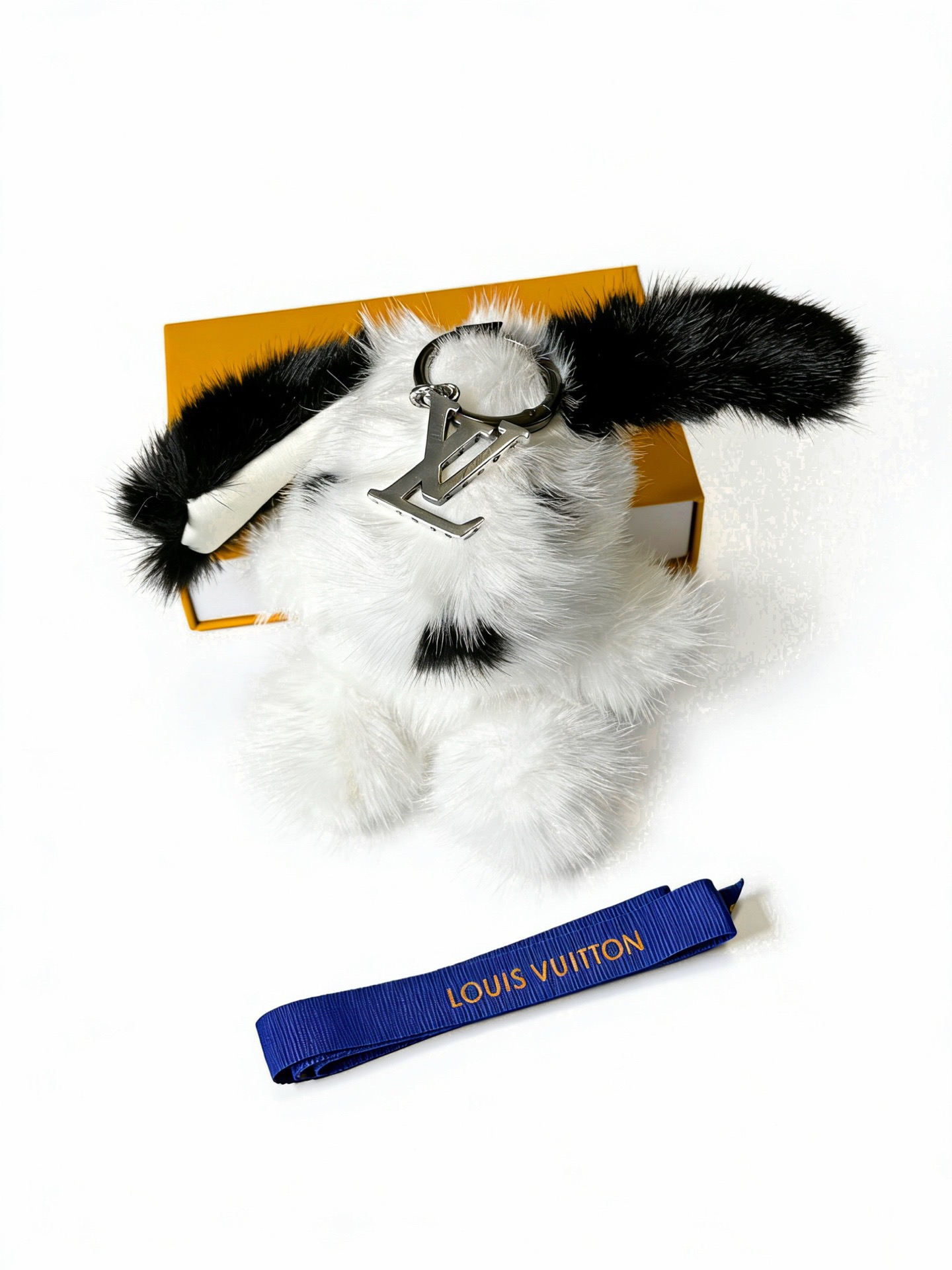 ❤️130包邮/原单代购级别
新品发布LV钥匙扣 lv包包扣 最新款包包挂饰档次更高明星同款Anger Forest系列经典款联名设计理念钥匙扣系列
细节对版做旧处理 非市面亮面版型 
这款一直在出 lv里面热卖款 非常好搭配潮流背包👔🥿