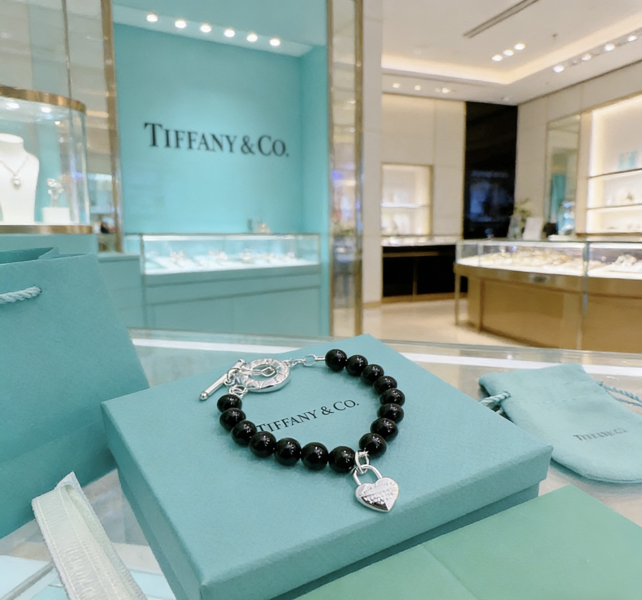 NO:724873,Tiffany TIFFNY&CO. Counter Seiko version Multi-element agate silver style bracelet Same style as G-Dragon star Retro style Original replica Purely handmade ~ Authentic open mold fashion essentials Can be worn by men and women Same style for couples Rock punk silver style Trendy and versatile Same style as official website, boutique jewelry, tiffany, bracelet19860909蒂芙尼 TIFFNY&CO. 专柜精工版本 多元素玛瑙银风格手链 权志龙明星同款 复古做旧风 原版复刻 纯手工打造 ～正品开模潮流时尚必备 男女均可佩戴 情侣款同款 摇滚朋克银风格 潮流百搭 官网同款,饰品精品,tiffany,bracelet,Jewelry