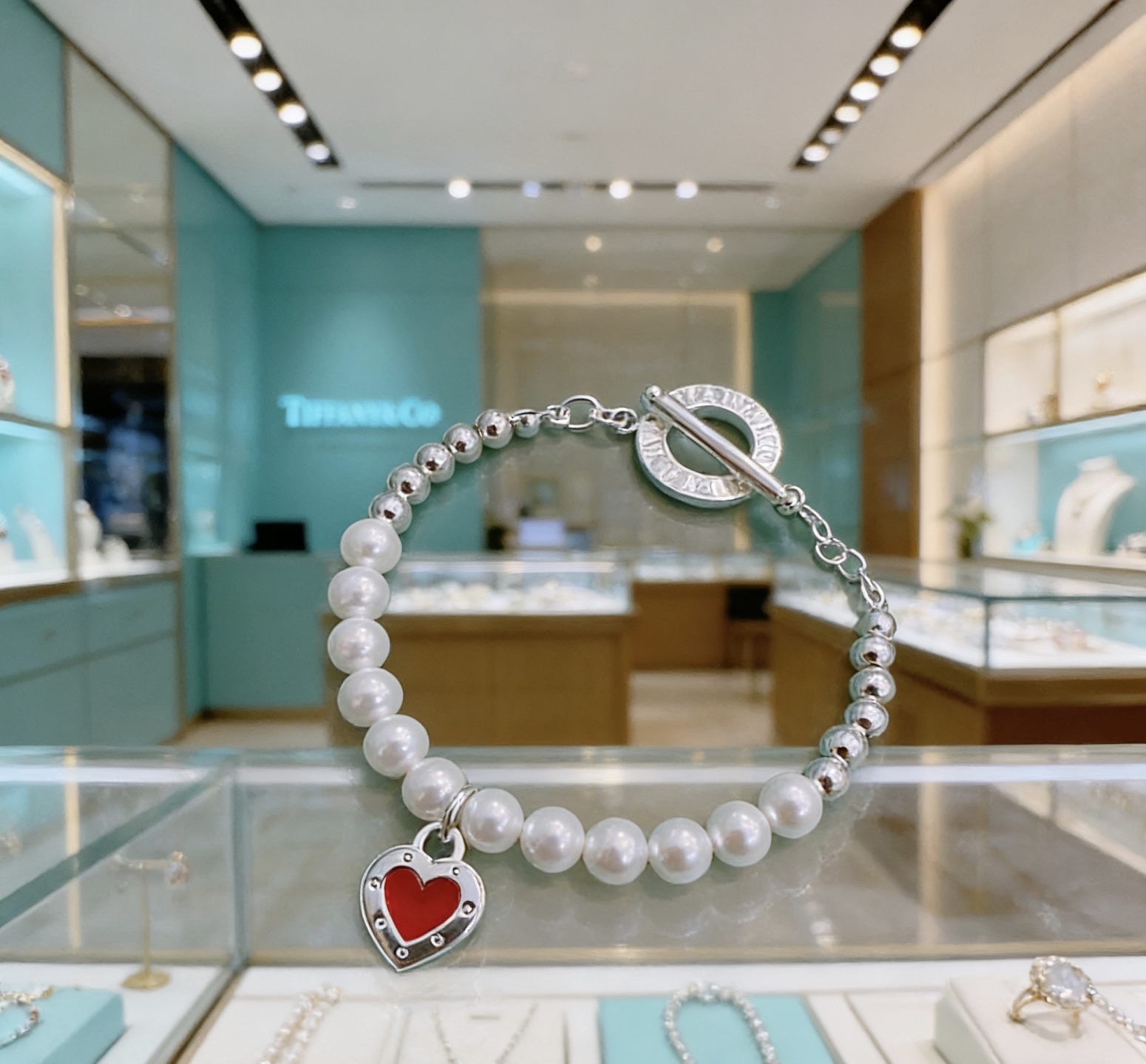 NO:724912,Authentic new Tiffany bracelet TIFFNY&CO. Counter Seiko version Multi-element agate silver style bracelet Same style as the star Retro style Original replica Purely handmade Authentic open mold fashion essentials Can be worn by both men and women Same style for couples Rock punk silver style Trendy and versatile Same style as the official website, boutique jewelry, tiffany, bracelet19860909正品新款蒂芙尼手链 TIFFNY&CO. 专柜精工版本 多元素玛瑙银风格手链 明星同款 复古做旧风 原版复刻 纯手工打造 正品开模潮流时尚必备 男女均可佩戴 情侣款同款 摇滚朋克银风格 潮流百搭 官网同款,饰品精品,tiffany,bracelet,Jewelry