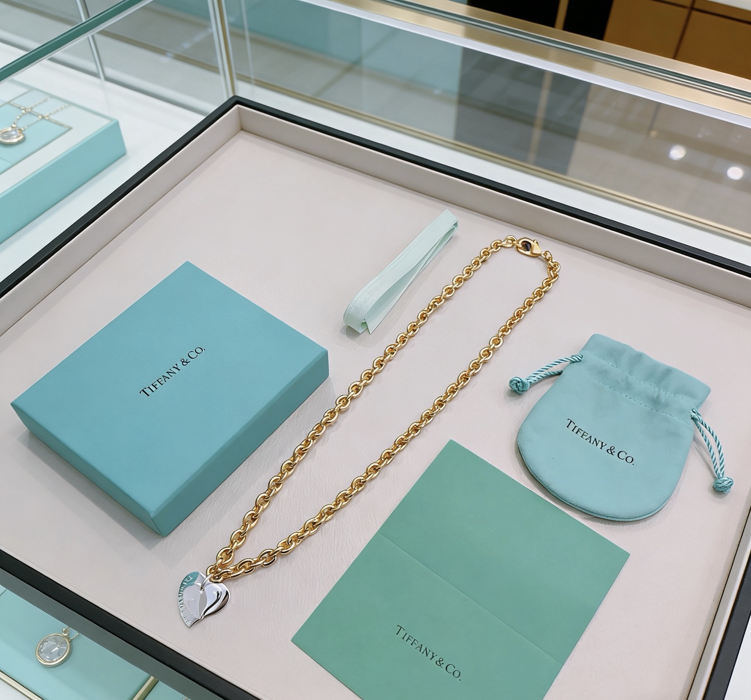 NO:724961,Tiffany necklace TIFFNY&CO. Counter Seiko silver version, the same style as the star, original replica, purely handmade ~ authentic mold opening, trendy and fashionable must-have, can be worn by both men and women, same style for couples, rock punk silver style, trendy and versatile, same style as the official website, boutique jewelry, tiffany, necklace19860909蒂芙尼项链TIFFNY&CO. 专柜精工银版本明星同款 原版复刻 纯手工打造 ～正品开模潮流时尚必备 男女均可佩戴 情侣款同款 摇滚朋克银风格 潮流百搭 官网同款,饰品精品,tiffany,necklace,Jewelry