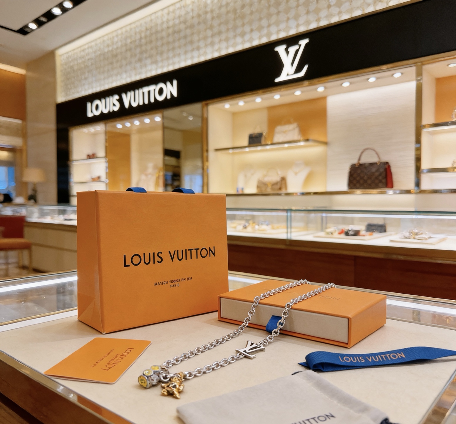 Louis Vuitton LV路易威登 潮流 男女均可佩戴