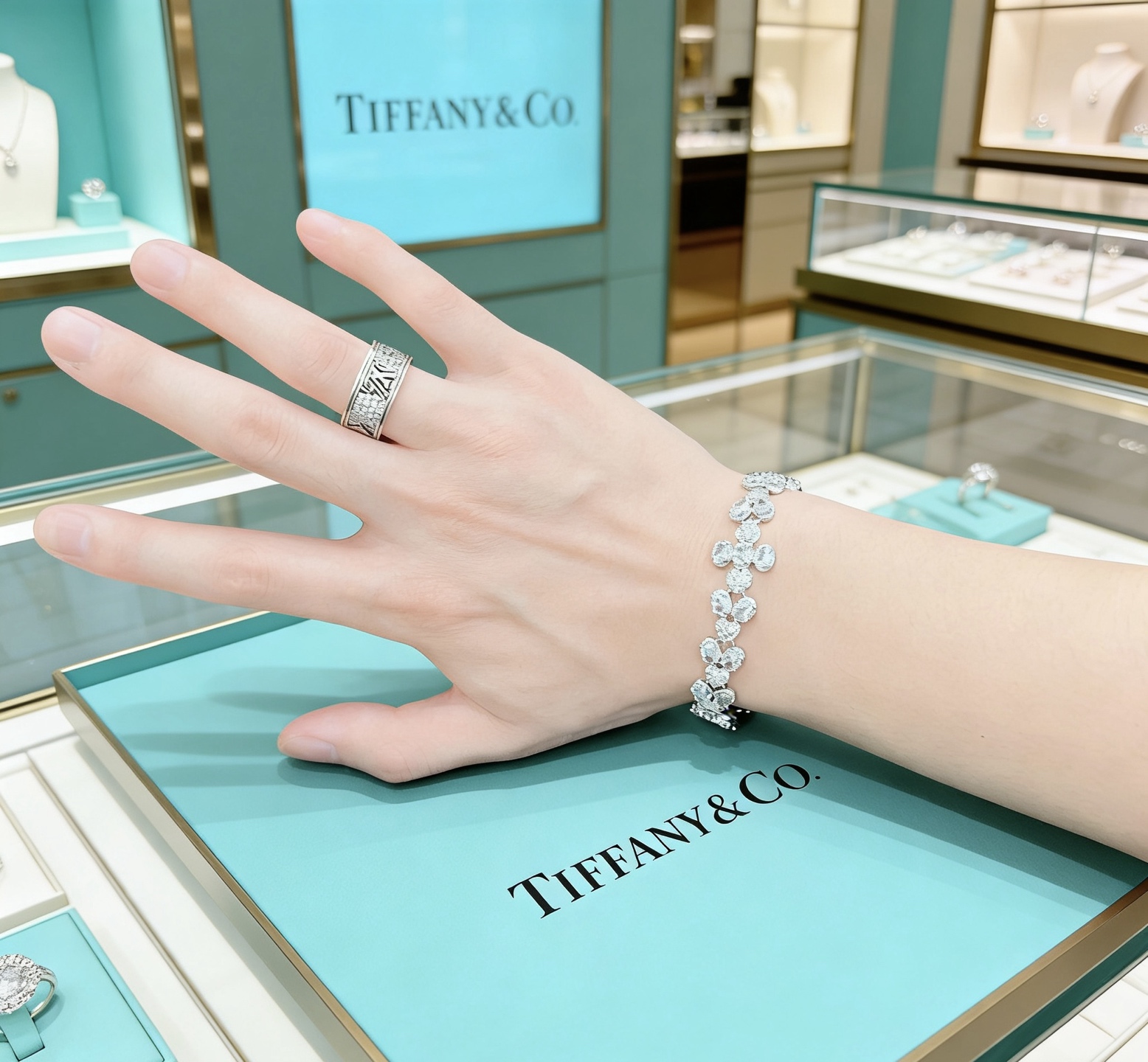 独家订制 ✨Tiff 蒂芙尼手链纪念款 花絮 马眼 手链 💘采用高碳钻 💎 顶级亚金材质镶嵌 铂金镶钻设