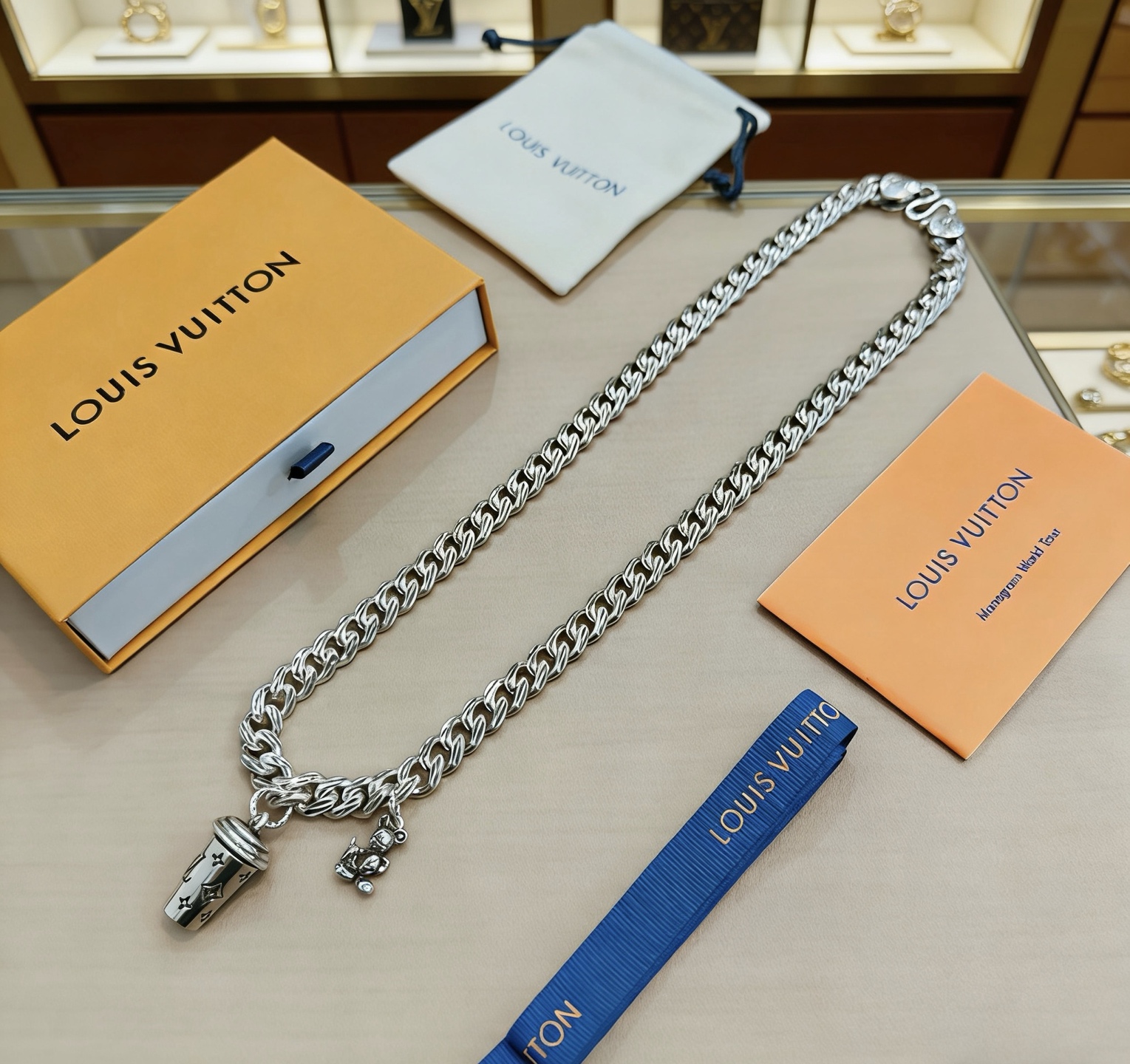 Louis Vuitton 路易威登 LV项链 潮流 男女均可佩戴