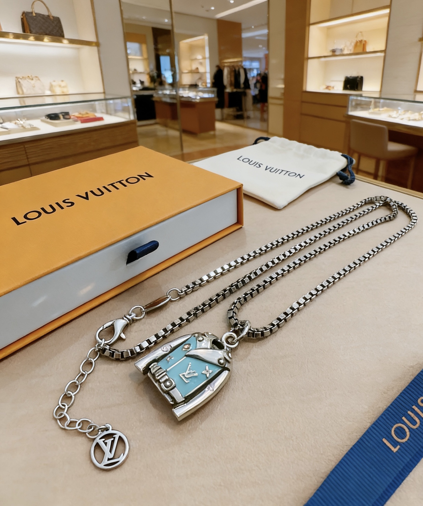 Louis Vuitton 路易威登 LV项链 潮流 男女均可佩戴