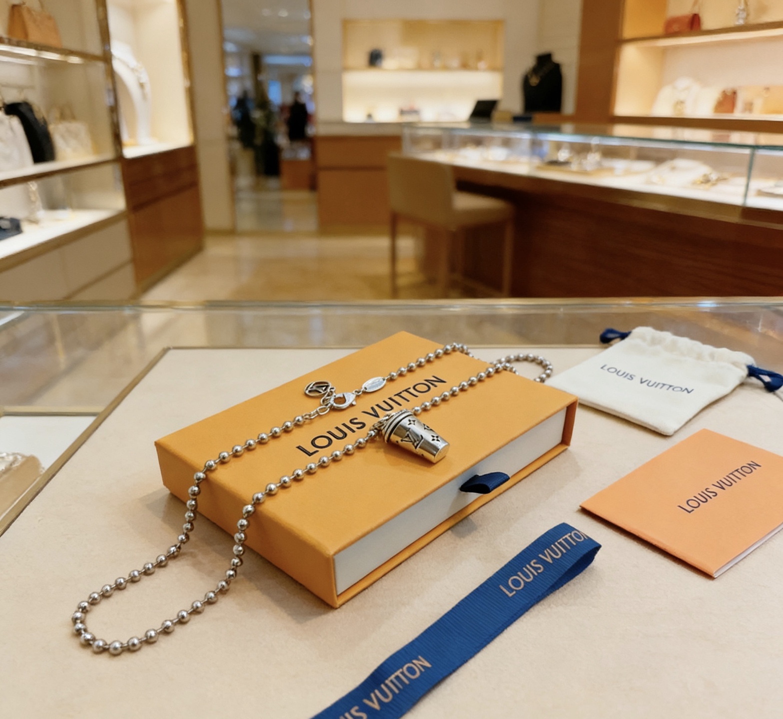 Louis Vuitton 路易威登 LV项链 潮流 男女均可佩戴