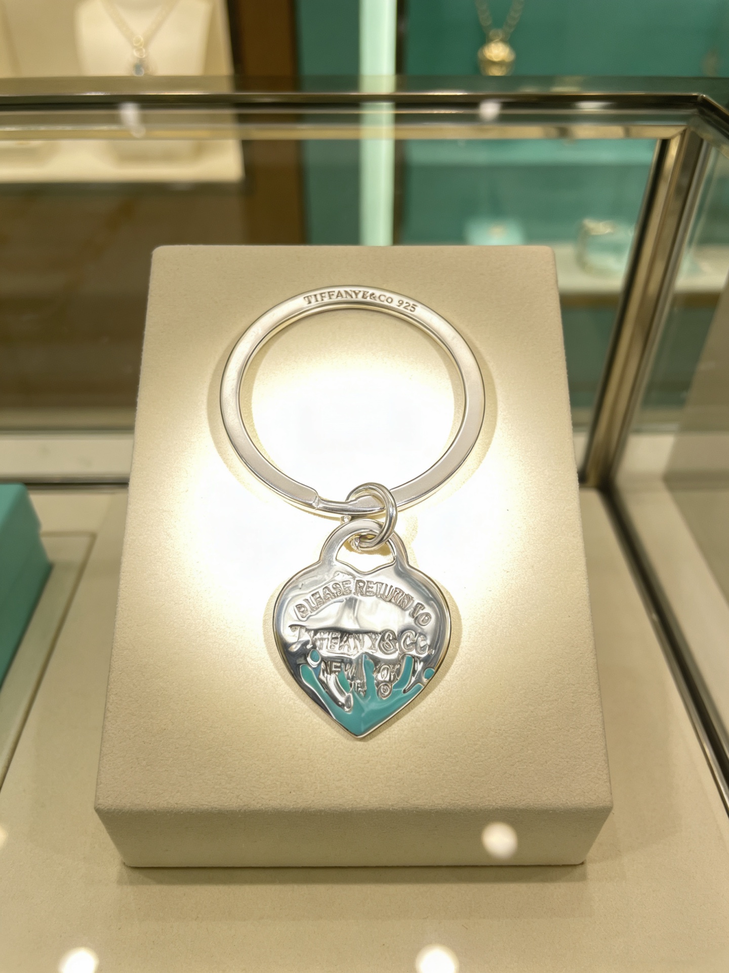 Tiffany & Co. 新品发布蒂芙尼钥匙扣 包包扣 最新款包包挂饰档次更高 系列 款设计理念钥匙扣系列