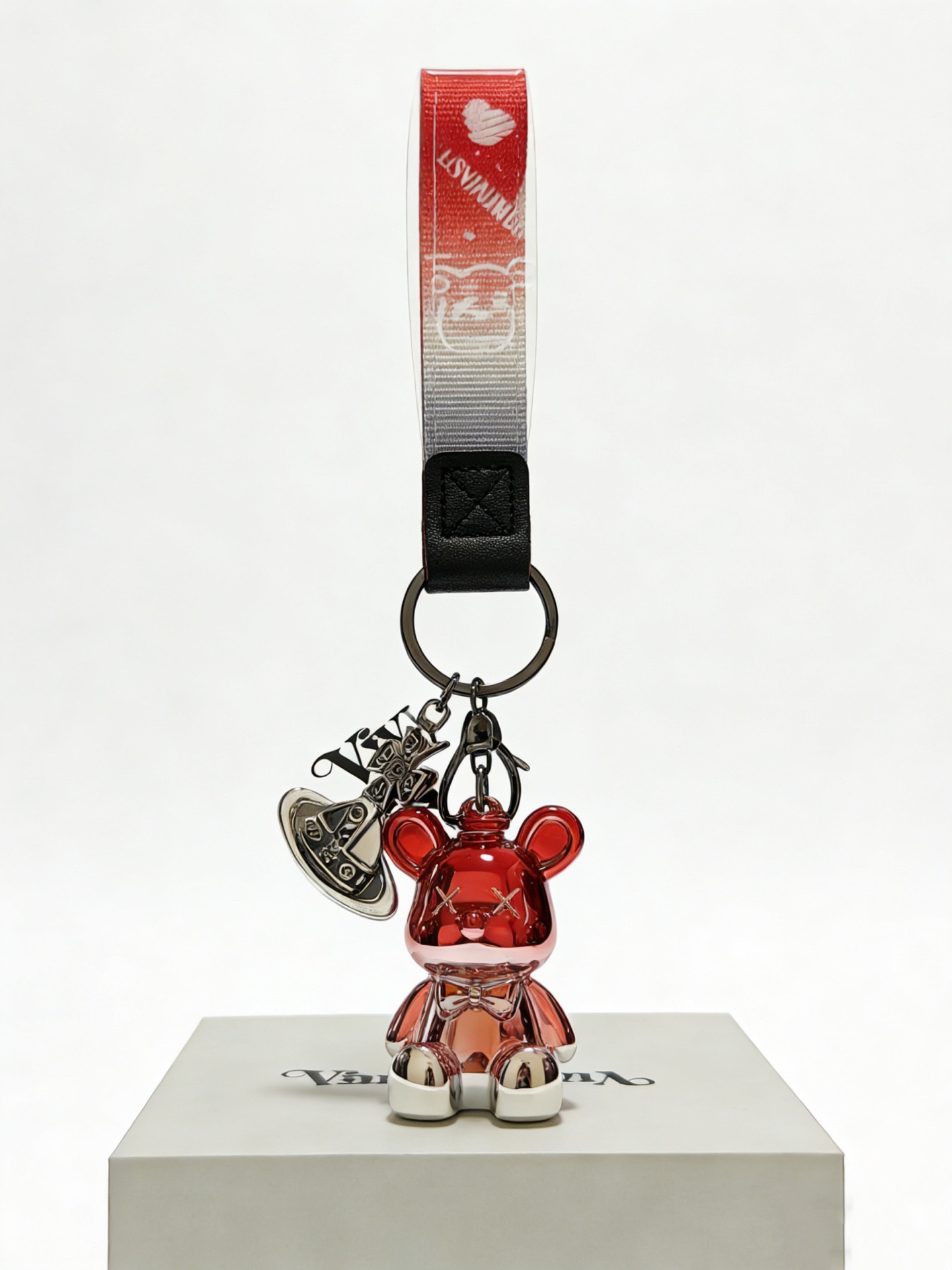 NO:763179,New product release, Queen Mother Keychain, bag buckle, the latest bag charms are of a higher grade, the same Anger Forest series classic model with celebrities, co-branded design concept keychain series, details are distressed, non-market glossy version, this one has been out, the best-selling model in Queen Mother, very good match with trendy backpacks, jewelry boutiques, backpacks, keychains19860909新品发布 西太后钥匙扣 包包扣 最新款包包挂饰档次更高明星同款Anger Forest系列经典款联名设计理念钥匙扣系列 细节对版做旧处理 非市面亮面版型 这款一直在出 西太后里面热卖款 非常好搭配潮流背包,饰品精品,backpacks,keychain,Jewelry