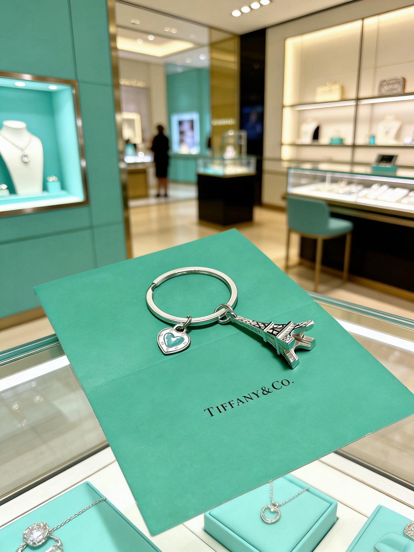 Tiffany & Co. 新品发布蒂芙尼钥匙扣 包包扣 最新款包包挂饰档次更高 系列 款设计理念钥匙扣系列