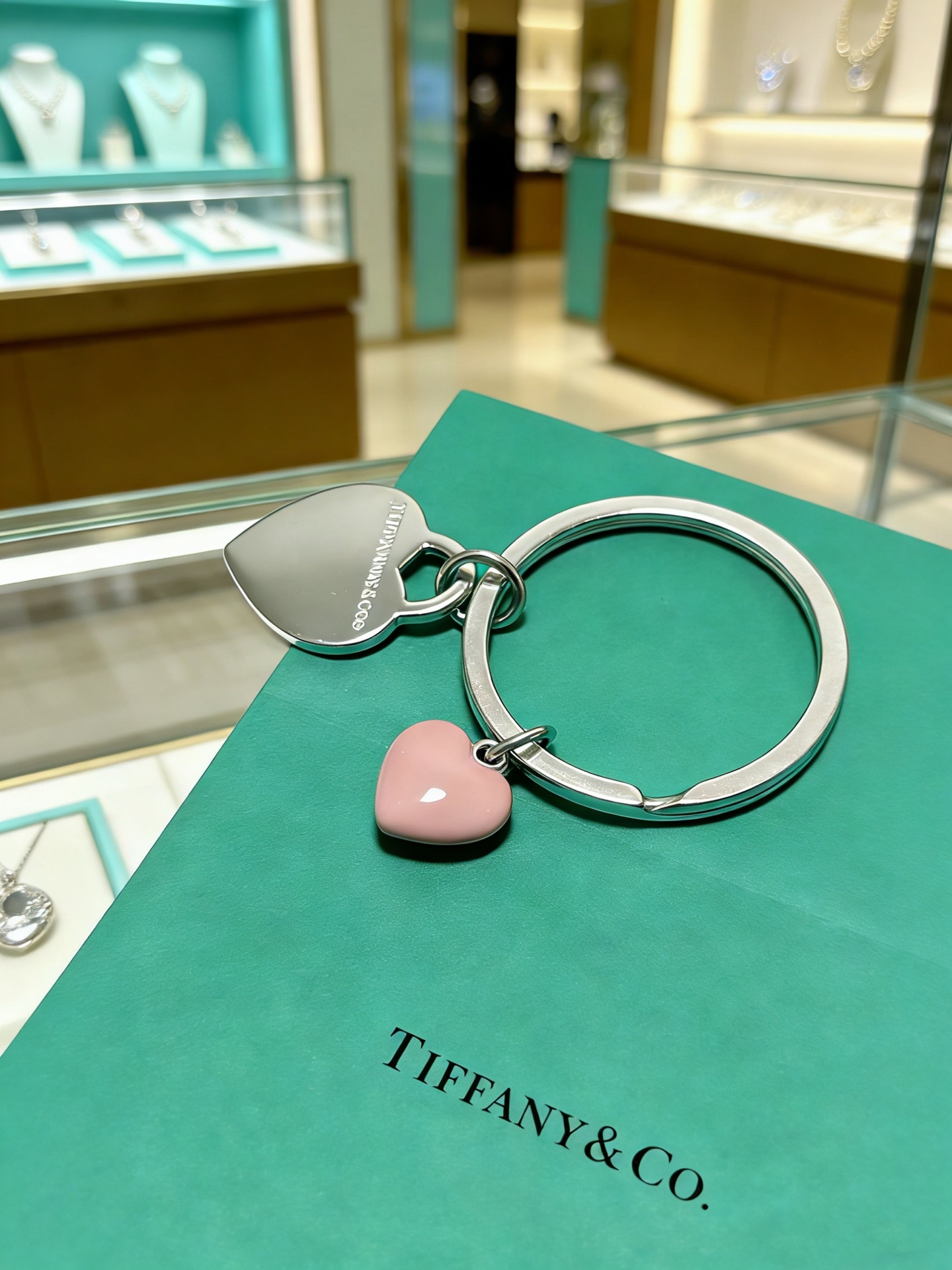 Tiffany & Co. 新品发布蒂芙尼钥匙扣 包包扣 最新款包包挂饰档次更高 系列 款设计理念钥匙扣系列