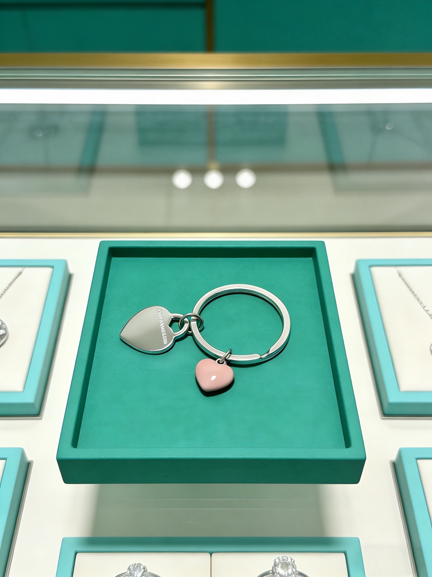 Tiffany & Co. 新品发布蒂芙尼钥匙扣 包包扣 最新款包包挂饰档次更高 系列 款设计理念钥匙扣系列