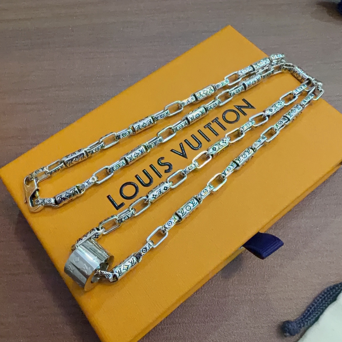 Louis Vuitton 路易威登 LV项链 潮流 男女均可佩戴