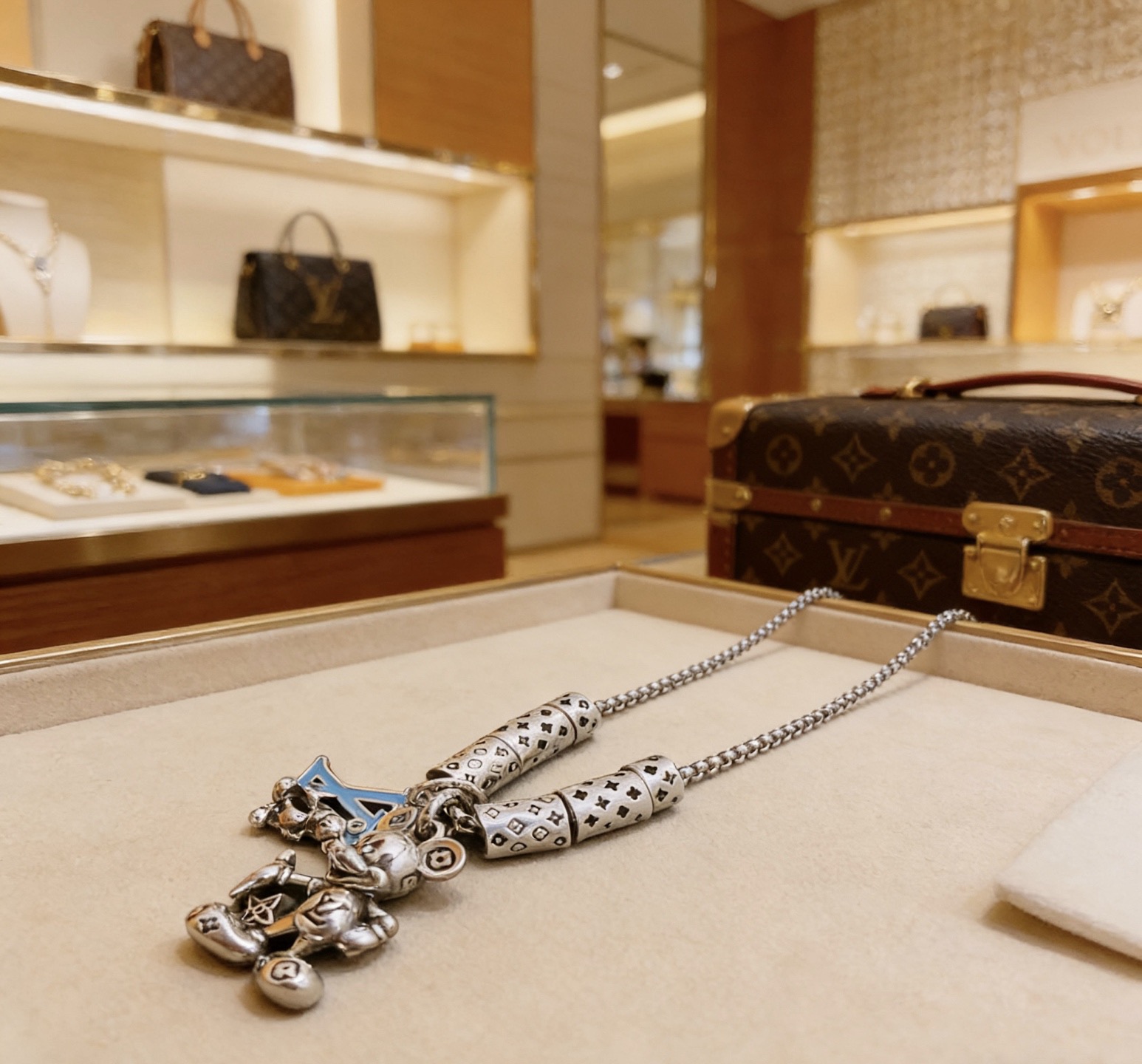Louis Vuitton 路易威登 LV项链 潮流 男女均可佩戴
