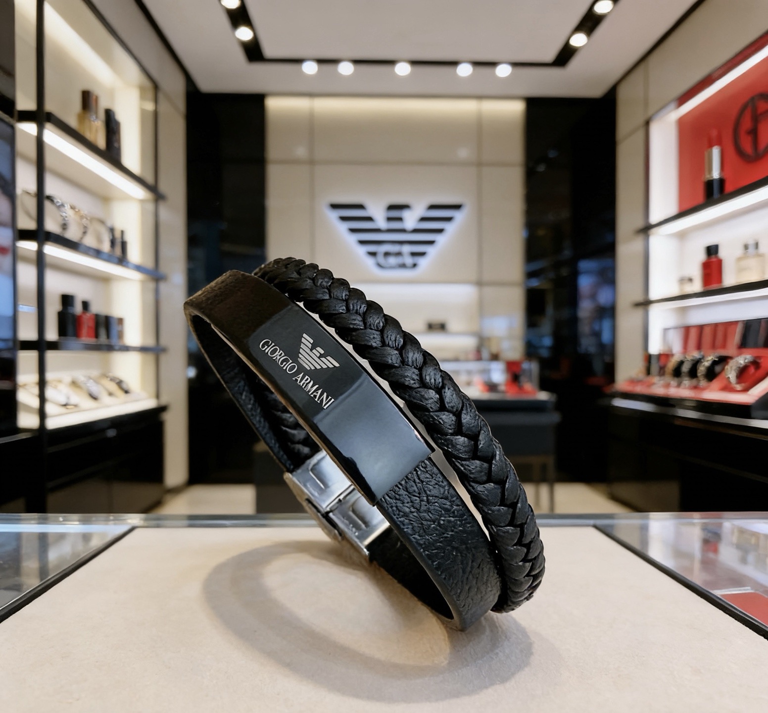 Armani 高品质阿玛尼牛皮手绳手链 潮流 男女均可佩戴 同款 摇滚朋克泰银风格 元素 潮流百搭 牛皮最新款链条档次更高明星 款项链系列