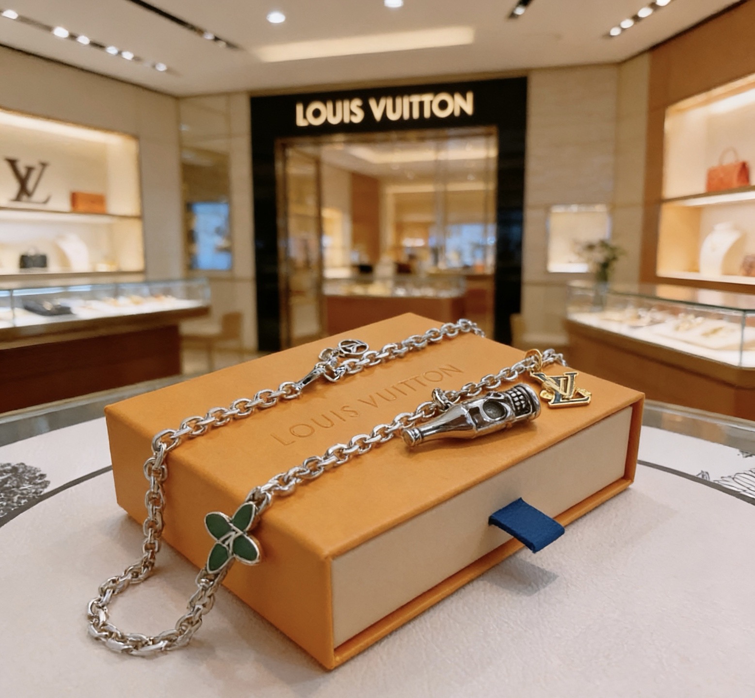 Louis Vuitton LV路易威登项链 潮流 男女均可佩戴