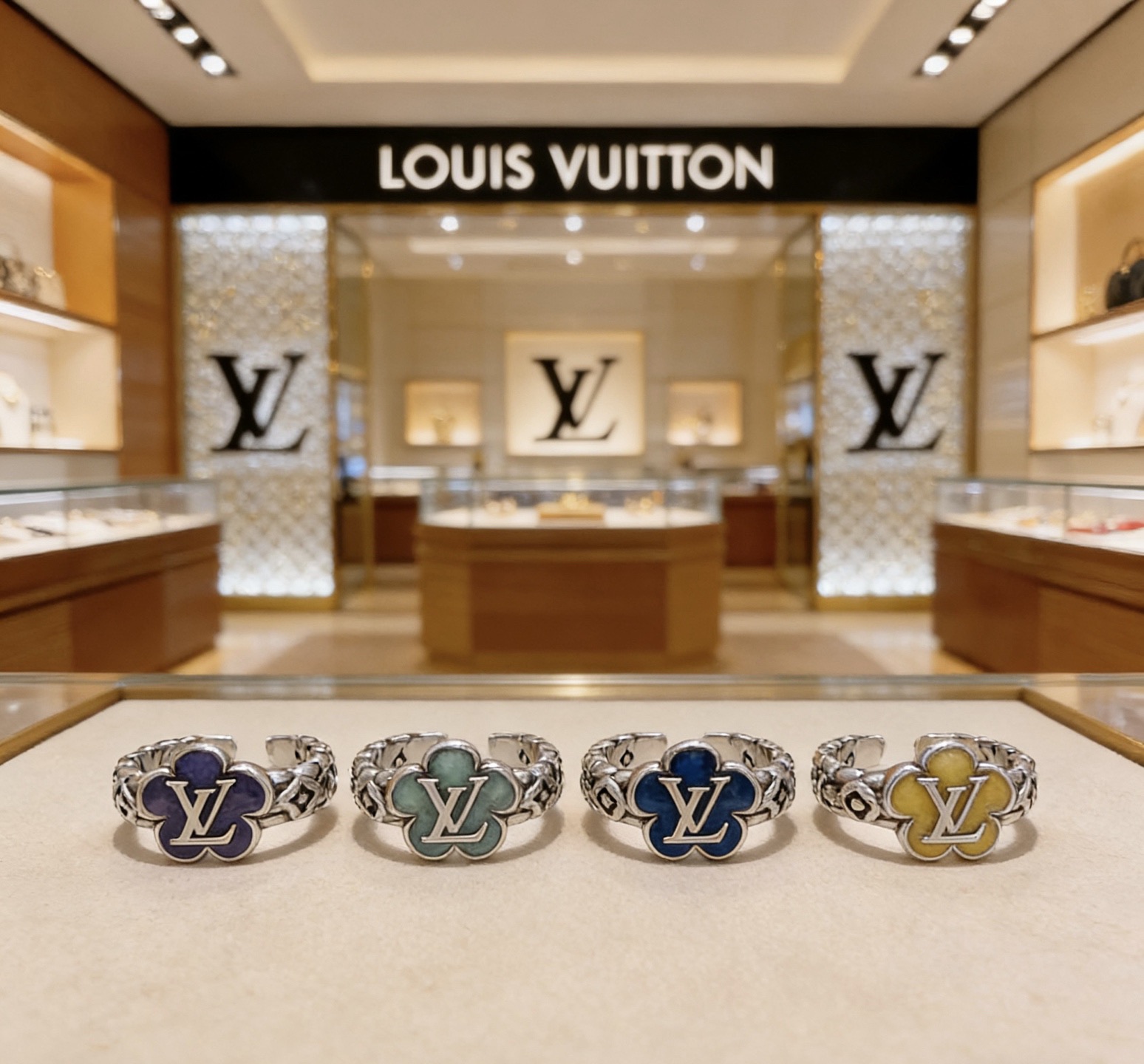 Louis Vuitton 高品质路易威登LV戒指（ ） 潮流 男女均可佩戴 同款 摇滚朋克泰银风格 元素 潮流百搭 项链最新款档次更高明星 款系列 银戒指