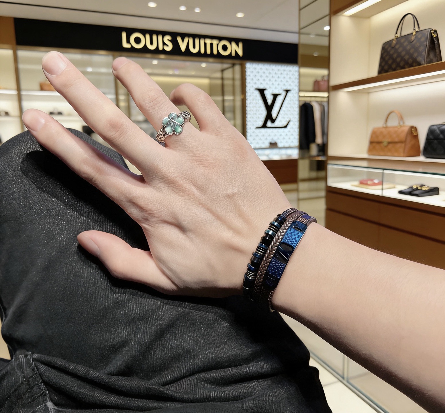 Louis Vuitton 高品质路易威登LV戒指（ ） 潮流 男女均可佩戴 同款 摇滚朋克泰银风格 元素 潮流百搭 项链最新款档次更高明星 款系列 银戒指