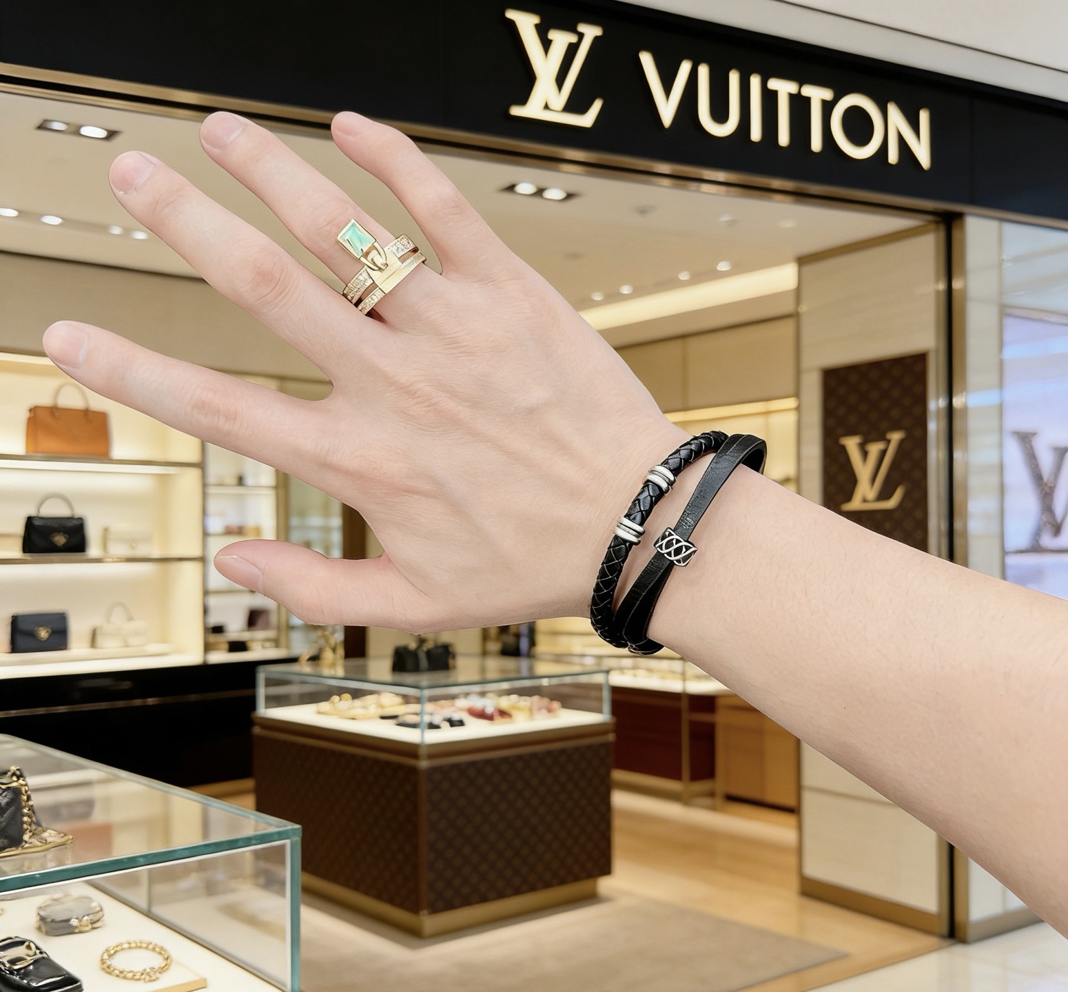 Louis Vuitton 高品质路易威登LV戒指（ ） 潮流 男女均可佩戴 同款 摇滚朋克泰银风格 元素 潮流百搭 项链最新款档次更高明星 款系列 银戒指