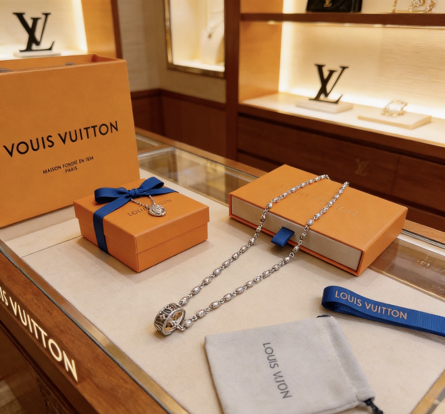 Louis Vuitton 路易威登 LV项链 潮流 男女均可佩戴