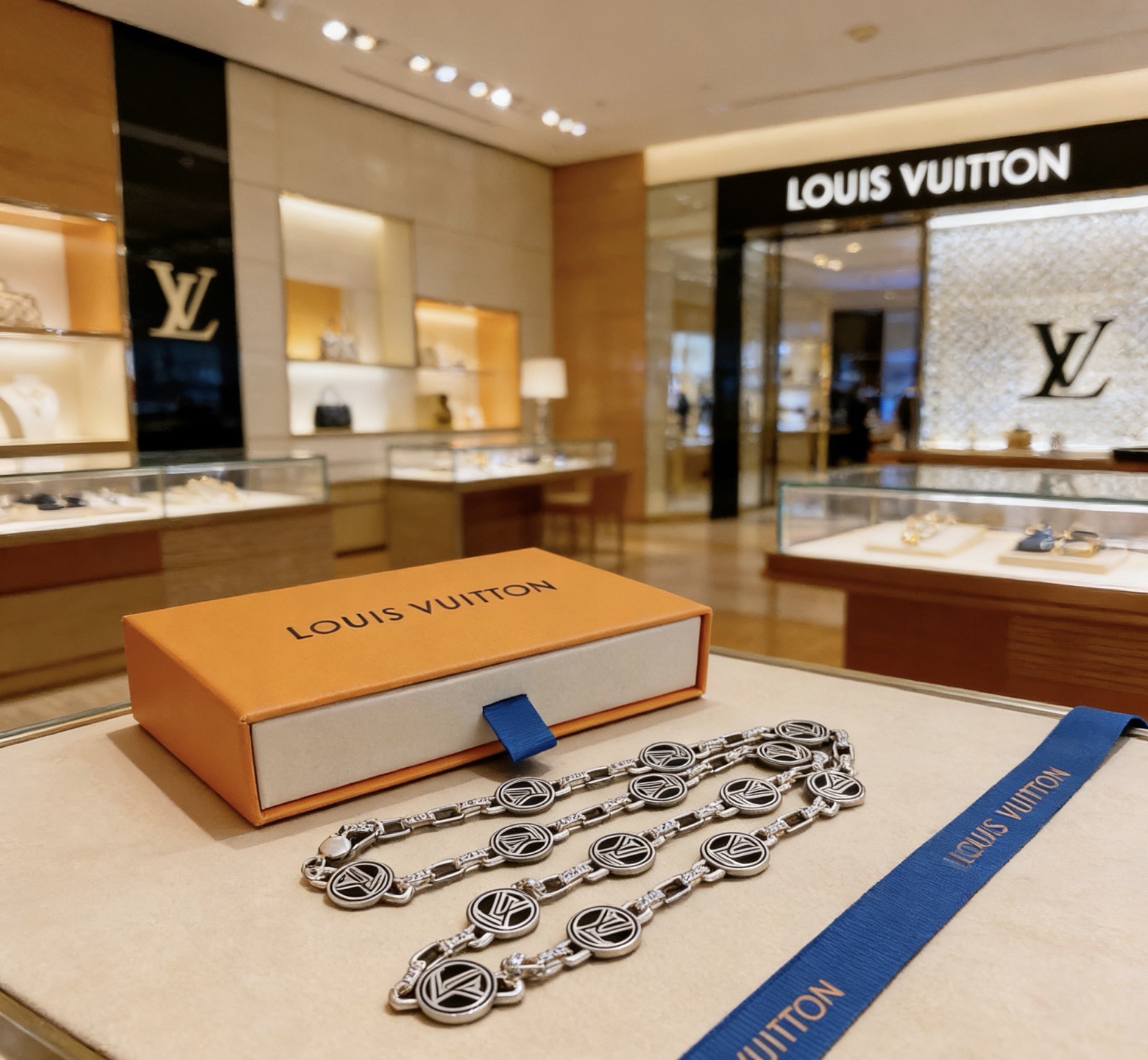 Louis Vuitton 路易威登 LV项链 潮流 男女均可佩戴