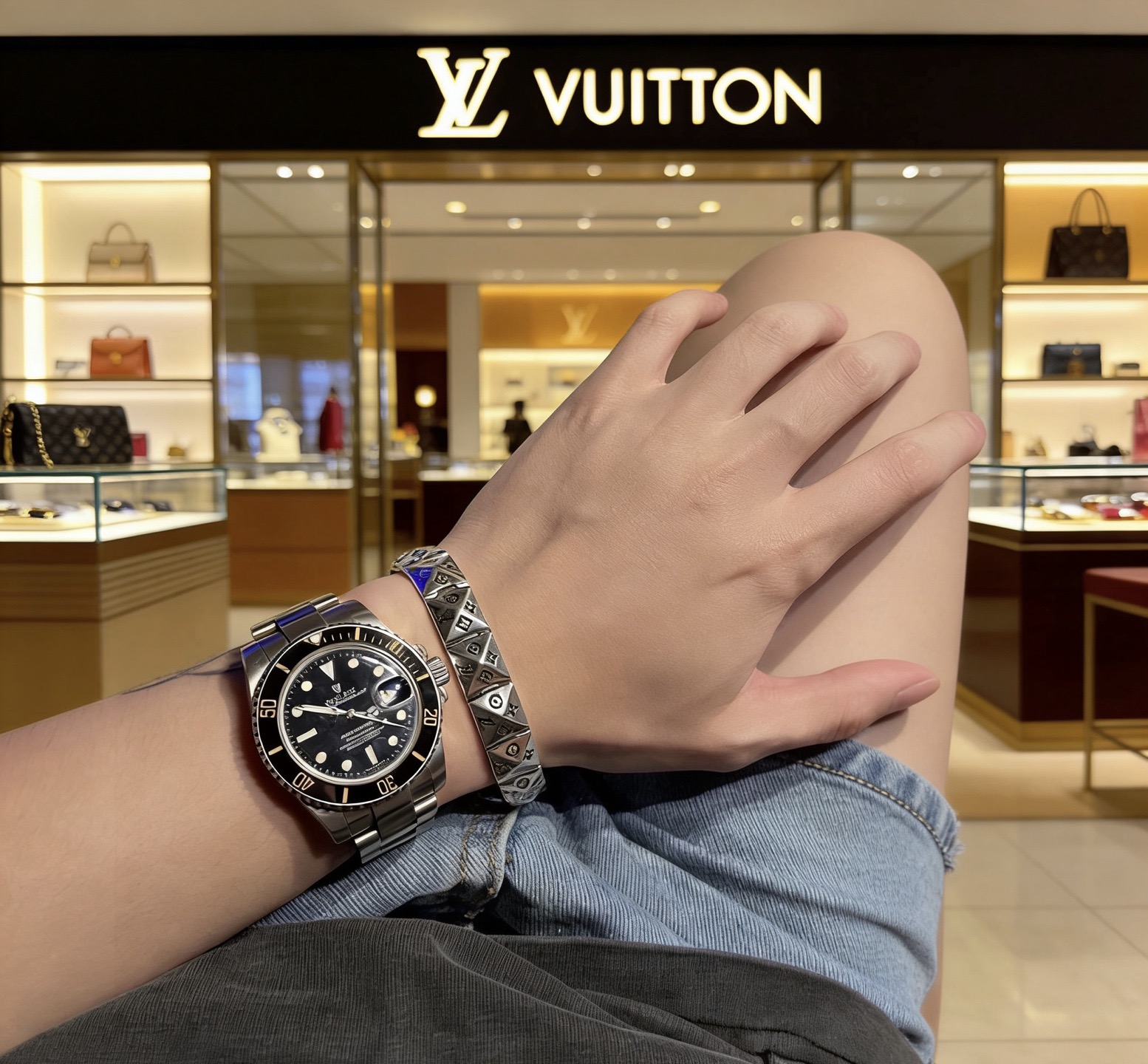 Louis Vuitton 高品质LV路易威登手链 潮流 男女均可佩戴 同款 摇滚朋克泰银风格 元素 潮流百搭 项链最新款链条档次更高明星 款手链古巴链系列 银手链